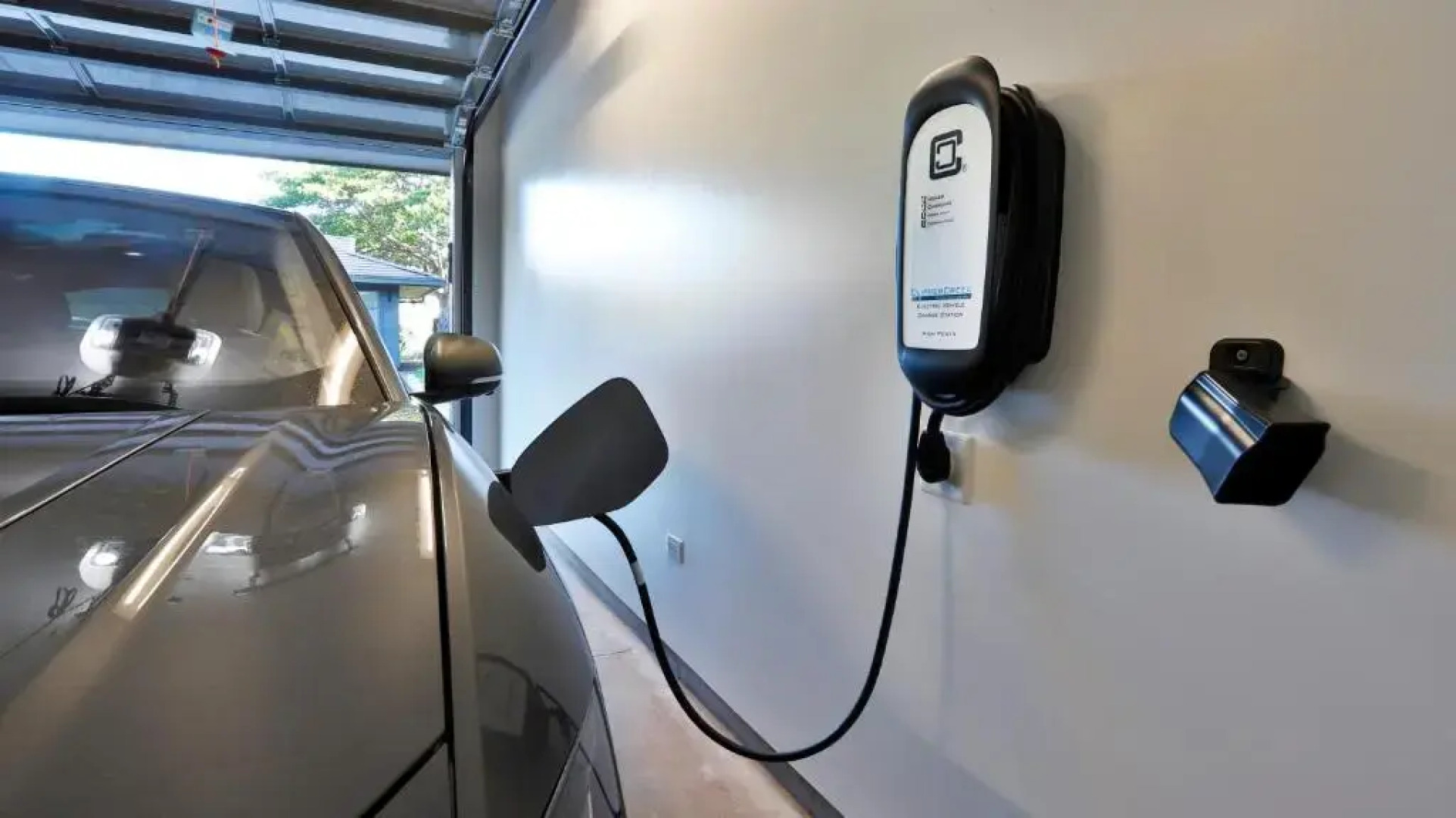 Maui Westside Presents - Luana Garden Villas 15D