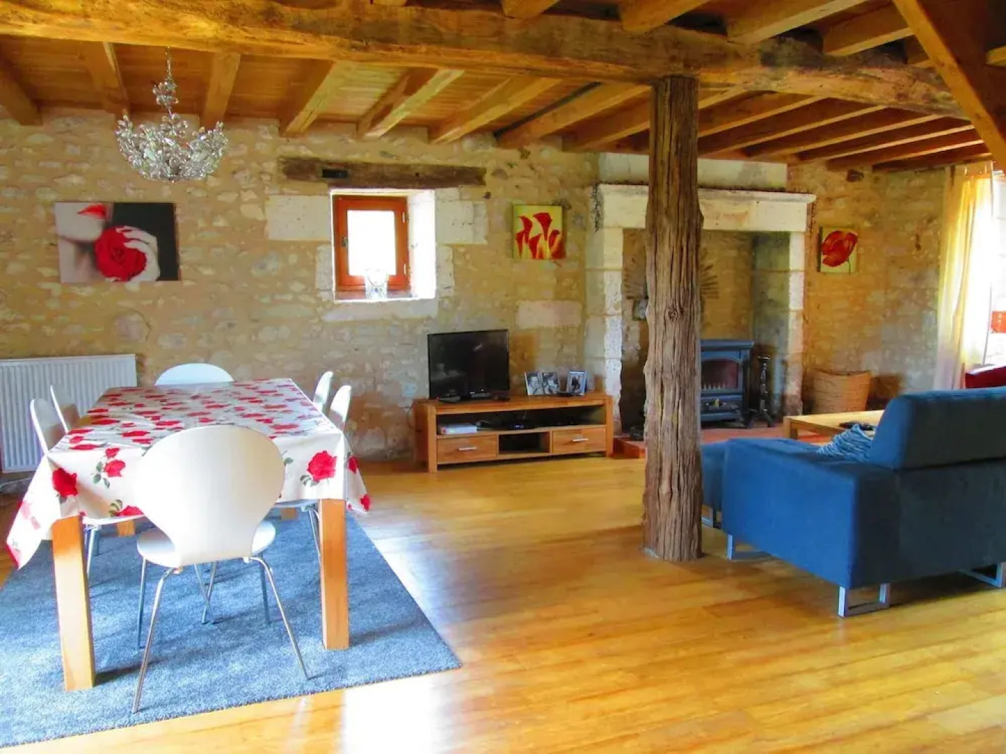 Beautiful Holiday Home With Swimming Pool, Walking Distance From the Centre of Verteillac