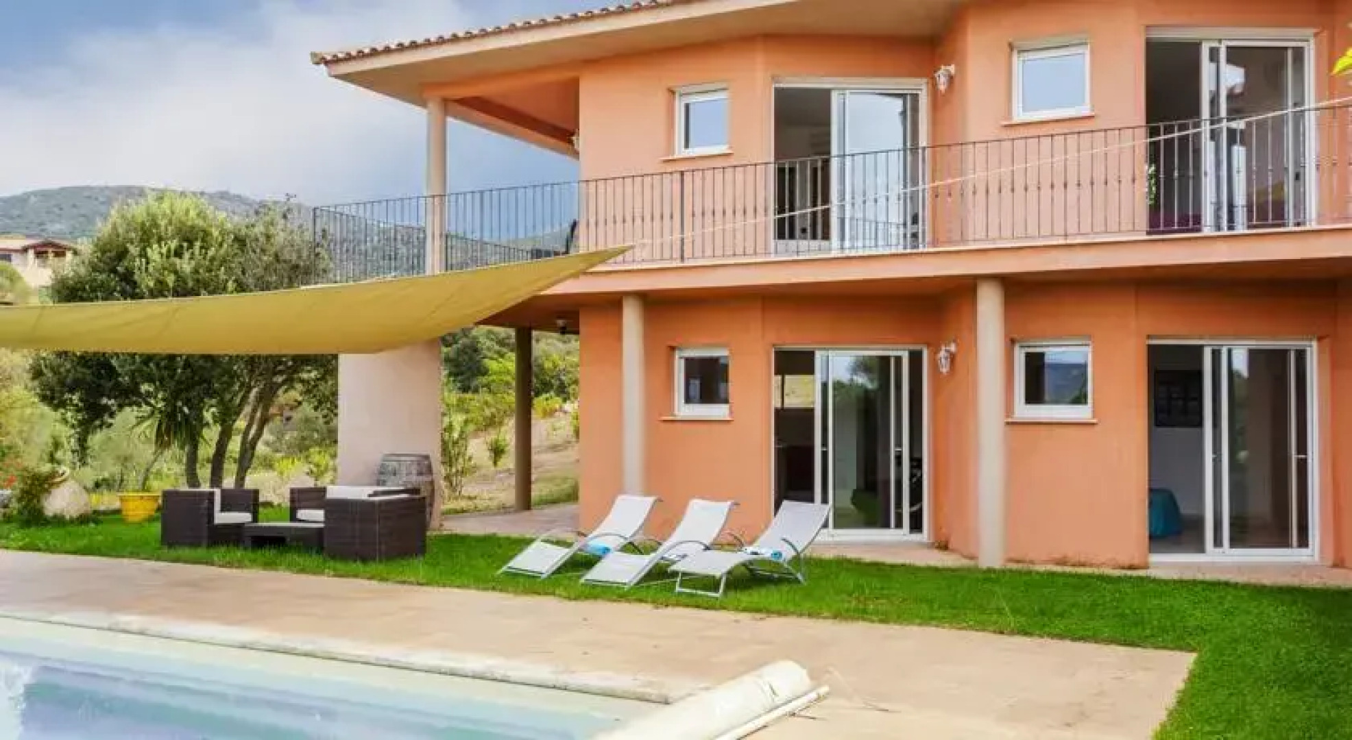 Squarebreak - Villa overlooking the sea