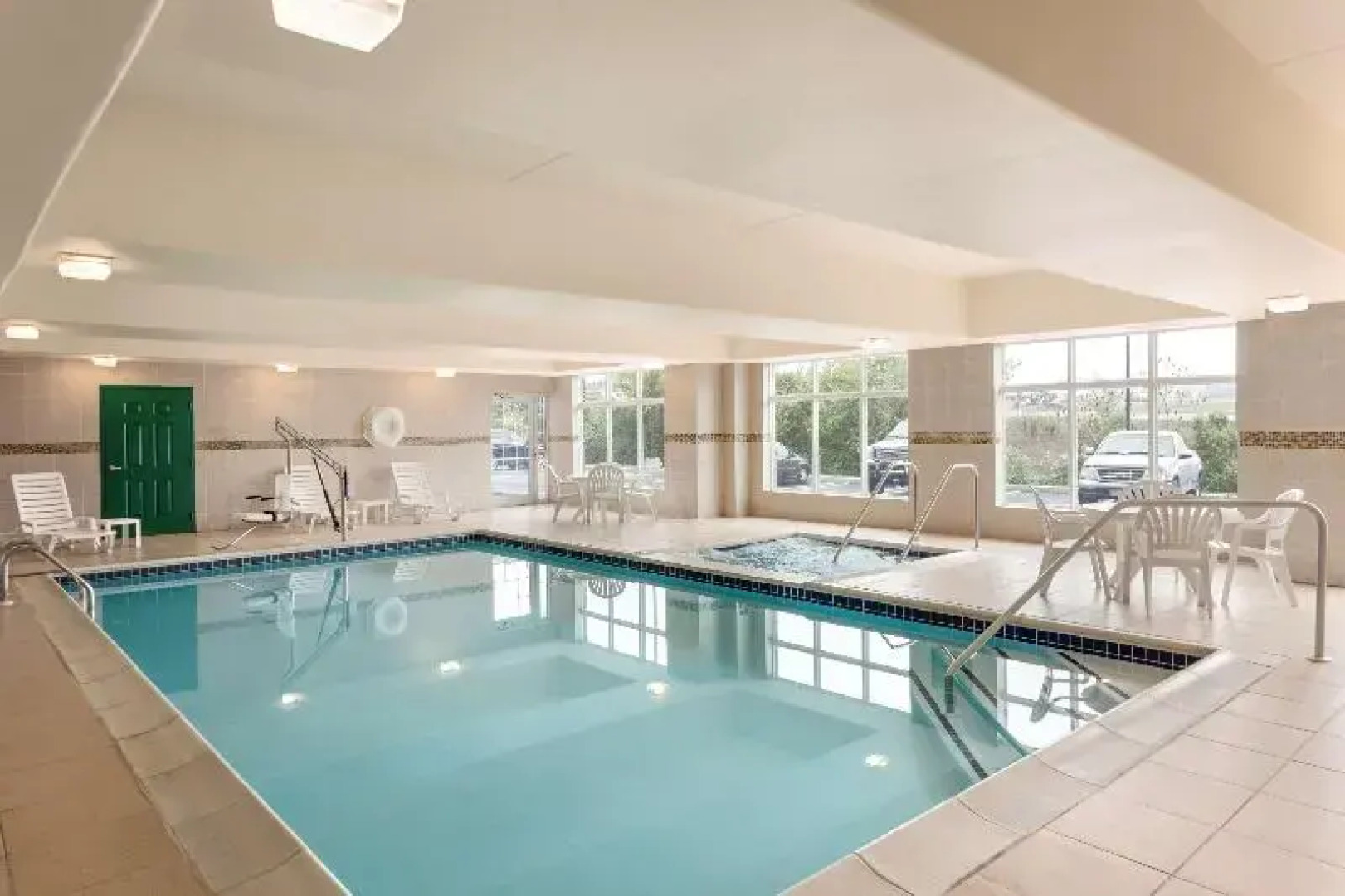 Country Inn & Suites Harrisburg@ Union Deposit Rd.