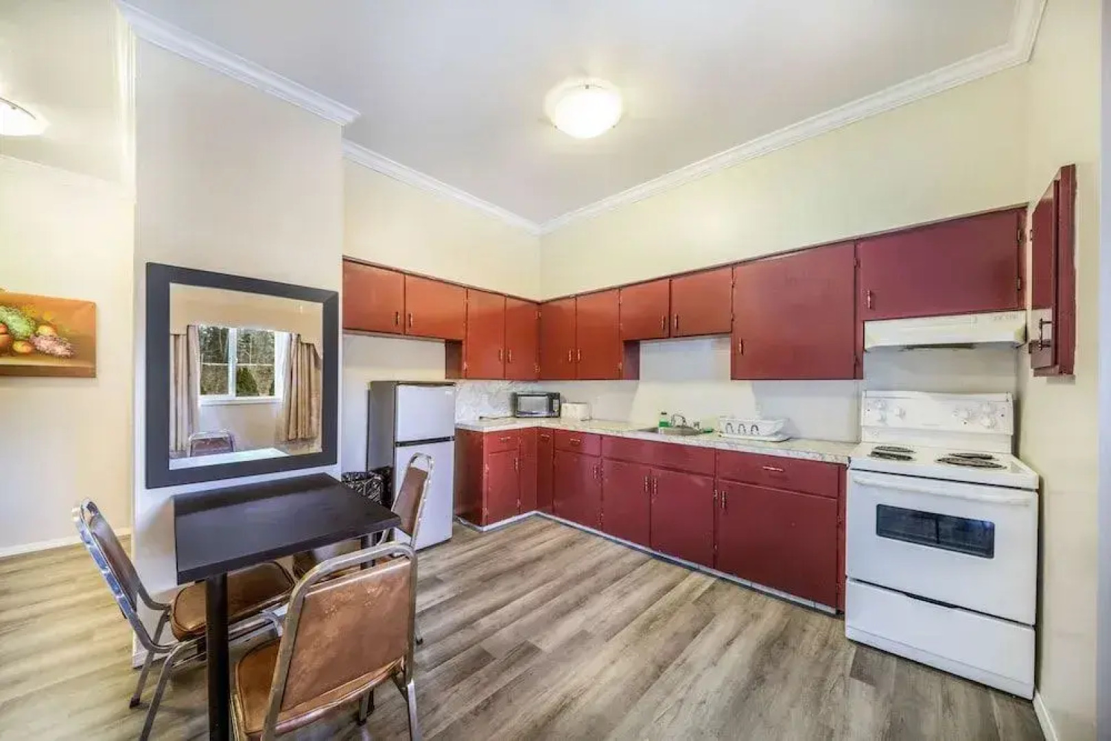 Revelstoke Gateway Inn