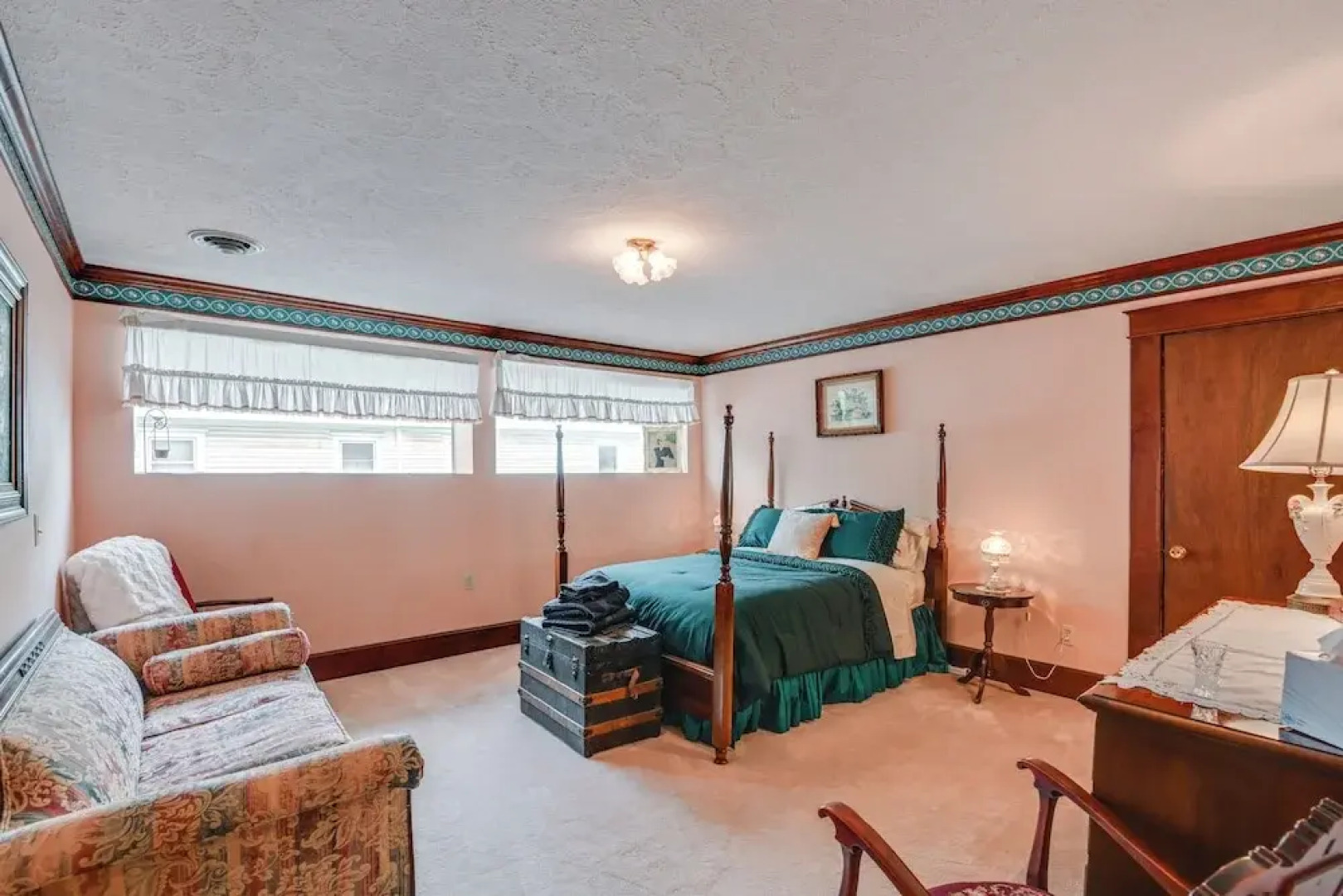 Walk to Lawrenceburg Square: Home for Large Groups