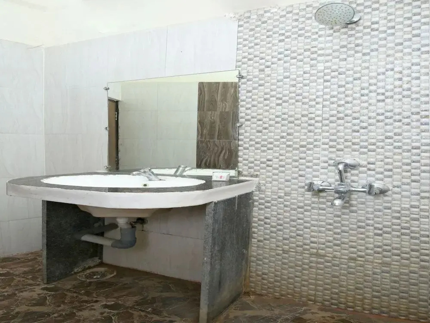 Capital O 2897 Hotel Bagga Inn