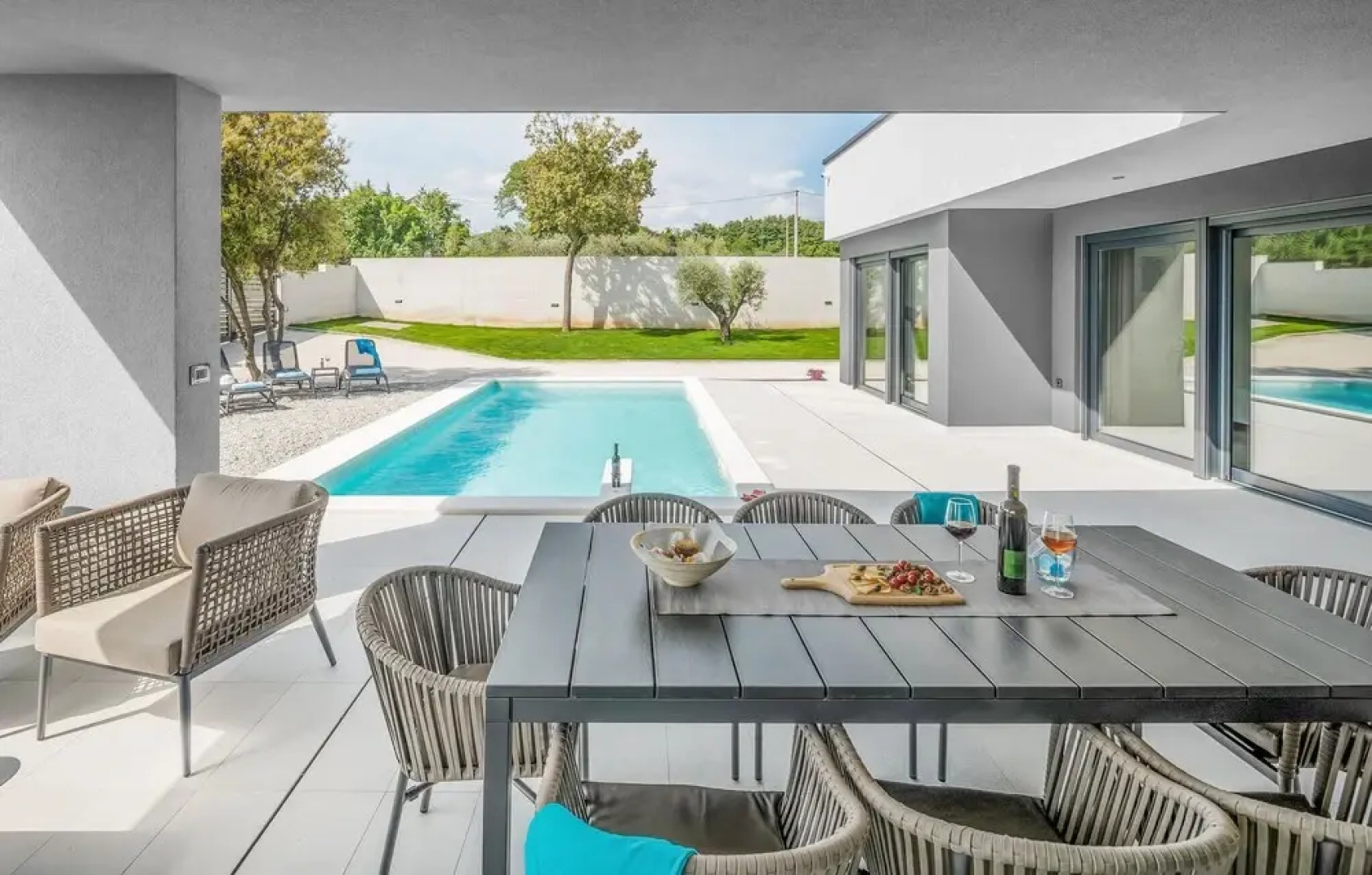 Beautiful Home in Rebici with Hot Tub, Sauna & 4 Bedrooms