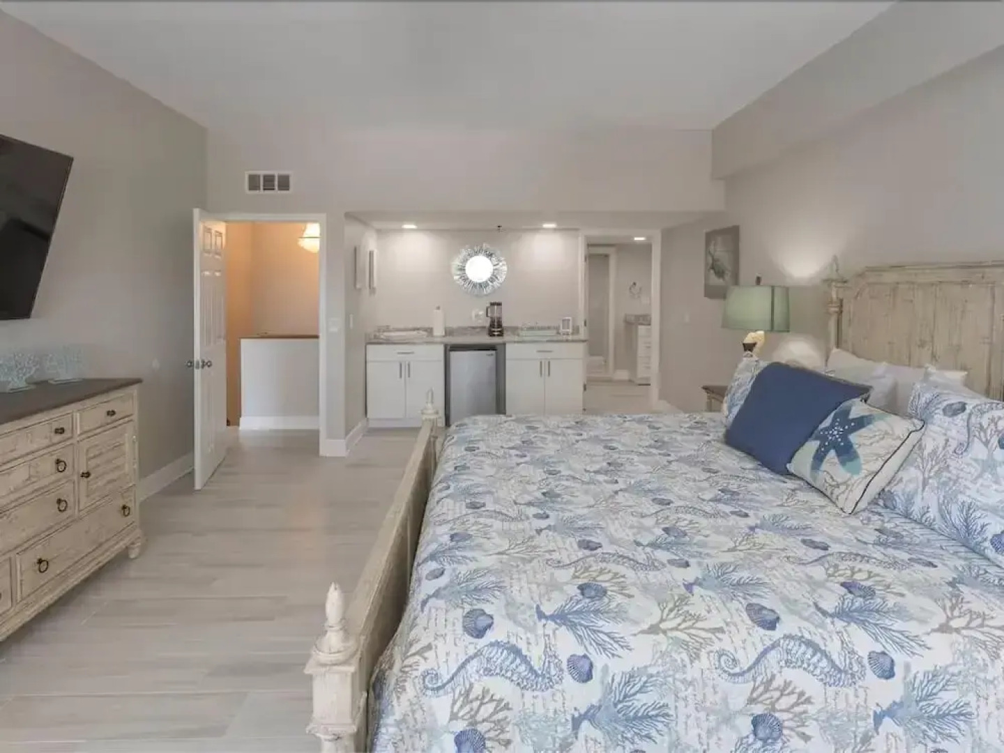 San Remo Beach Front Condo Star5Vaca