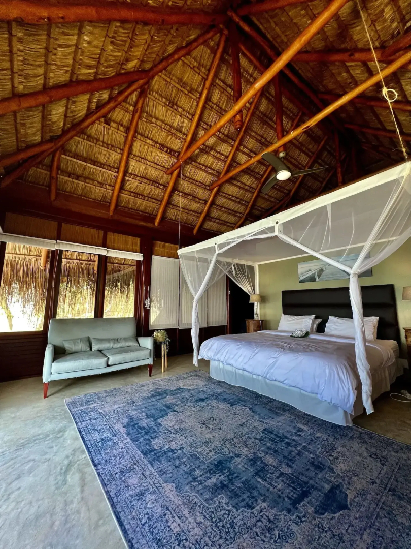 Moyeni Lodge