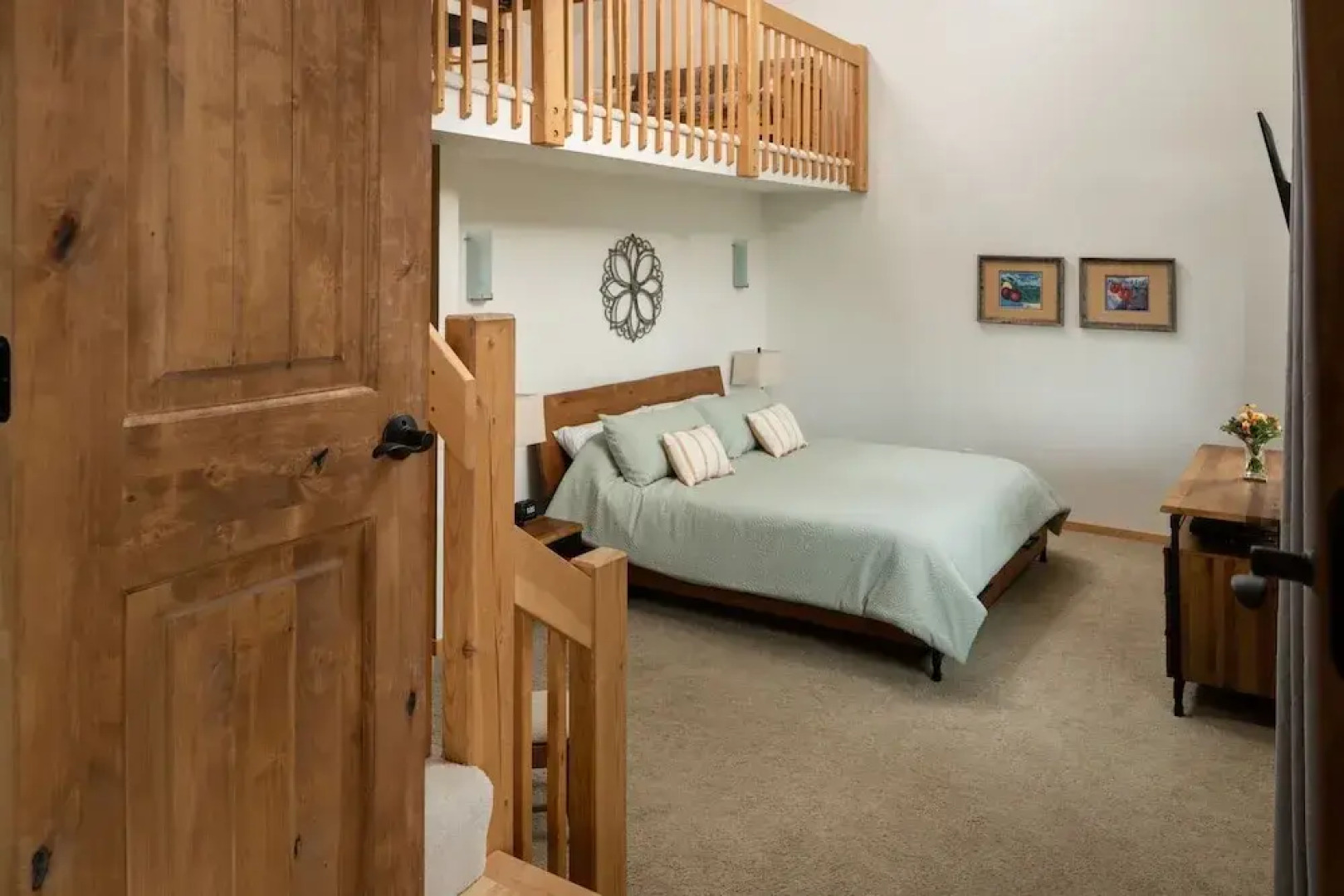 Lookout Lodge In Wondervu 4 Bedroom Home by RedAwning