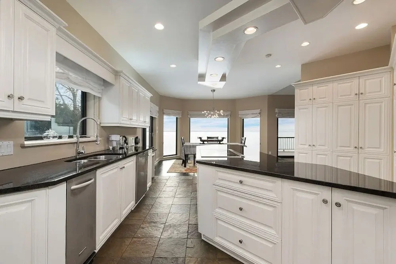 Modern Luxury Furnished, Surrounding St-Lawrence River View, Tranquil