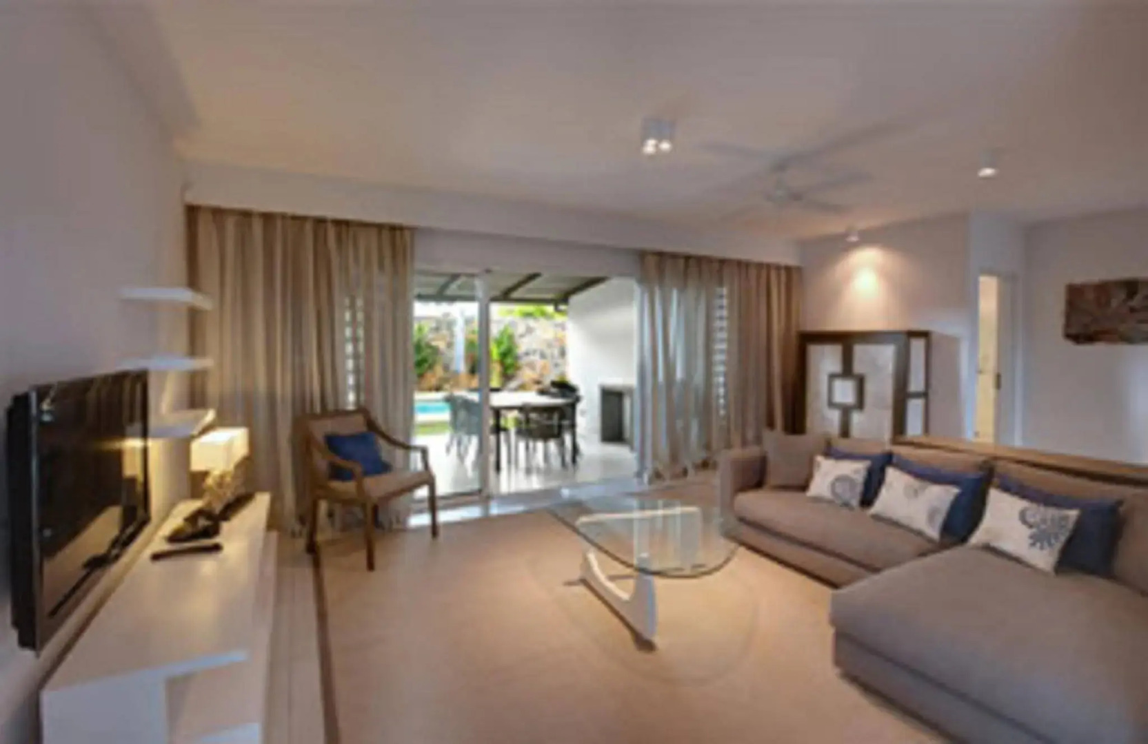 Plage Bleue Beachfront Apartments