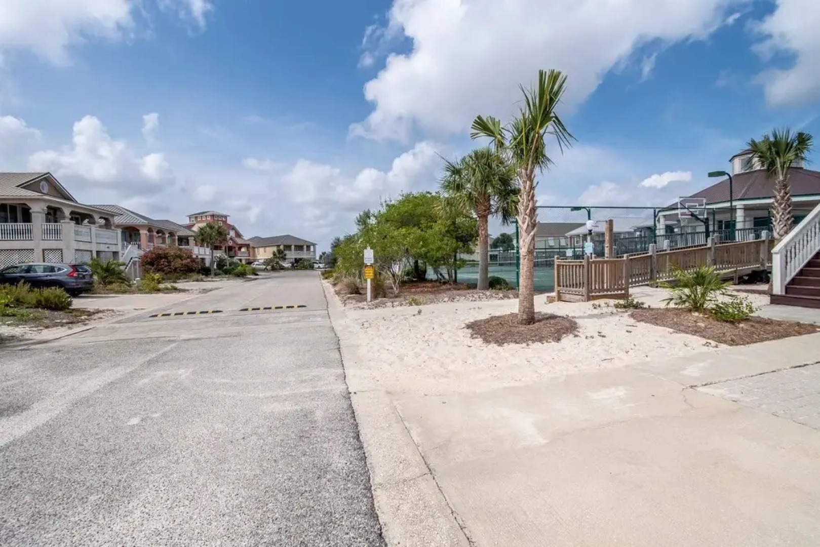 Sandy Toes 4 Bedroom Home by RedAwning