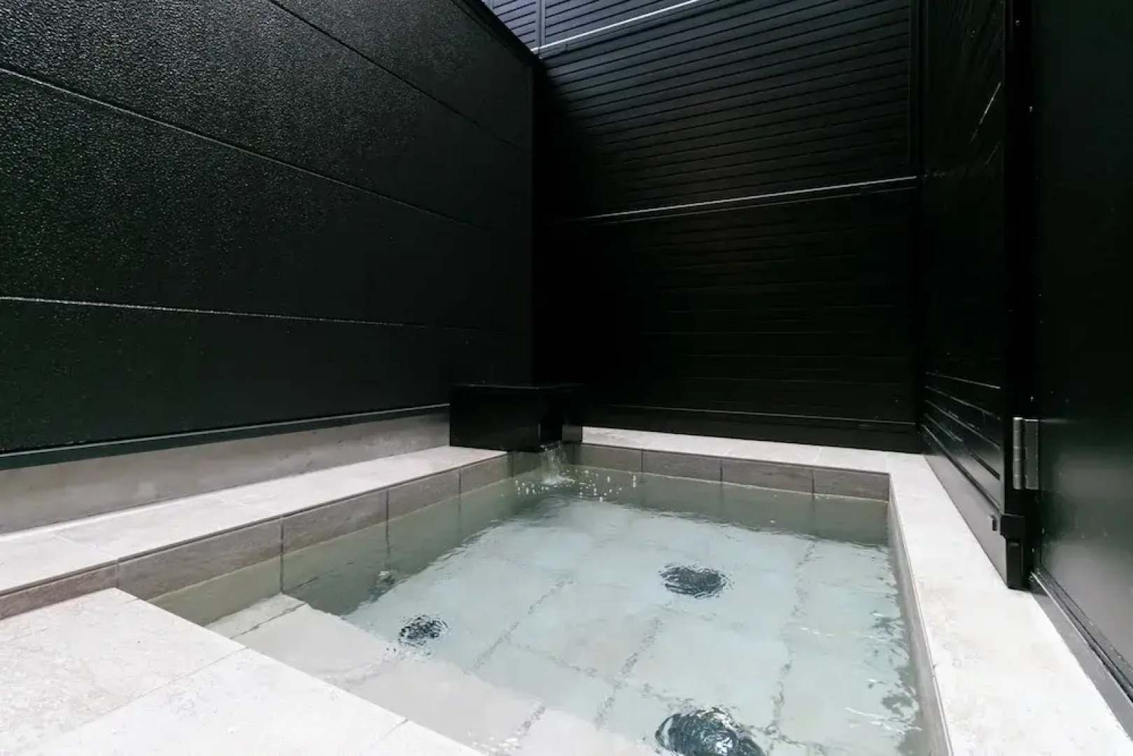 Ureshino Onsen Yadoya Uchiroji Hondori