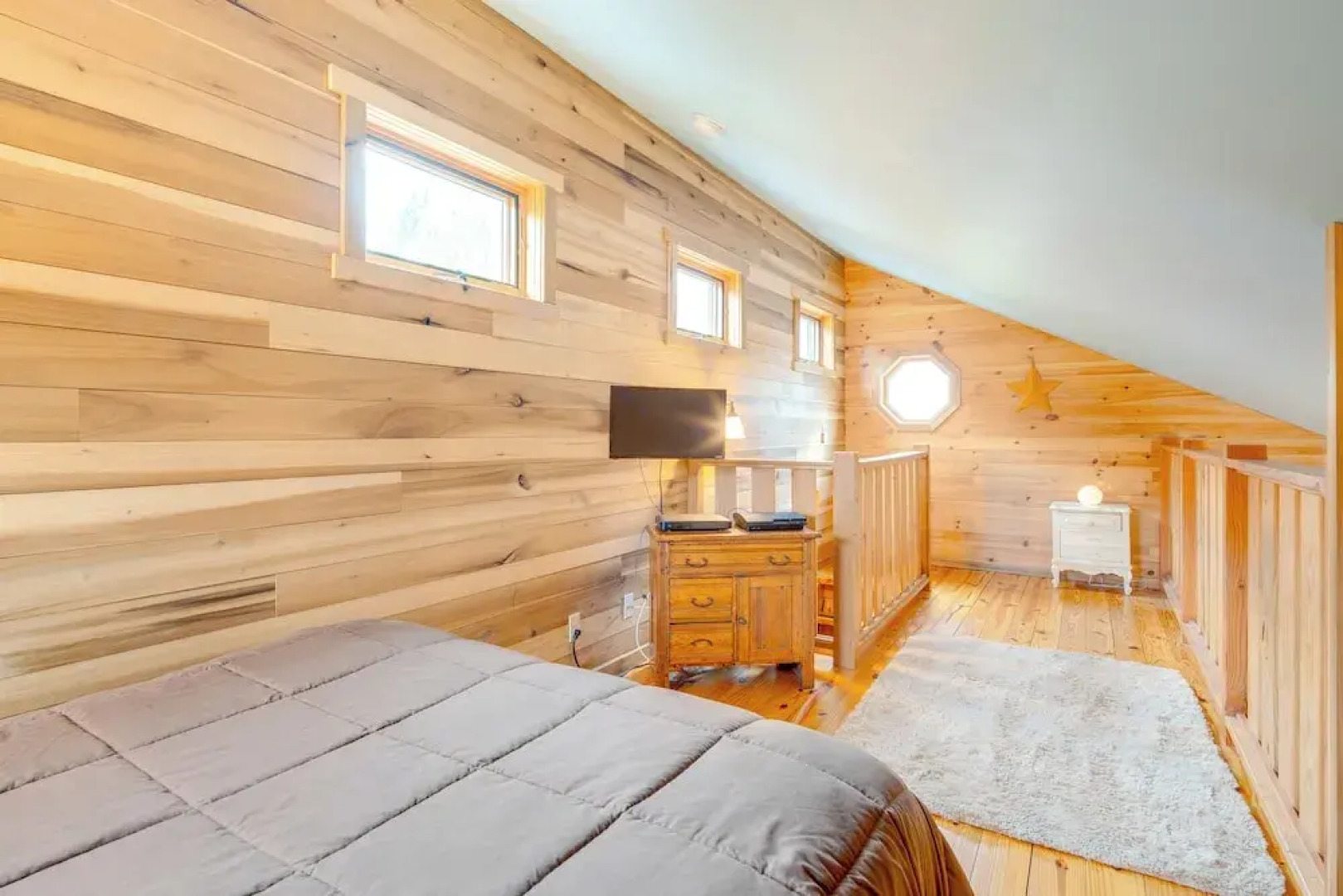 Sawyers Cabin w/ Hot Tub in Blue Ridge Mtns!