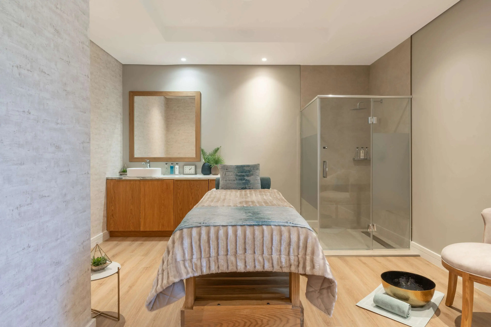 Radisson Hotel and Convention Centre OR Tambo Airport