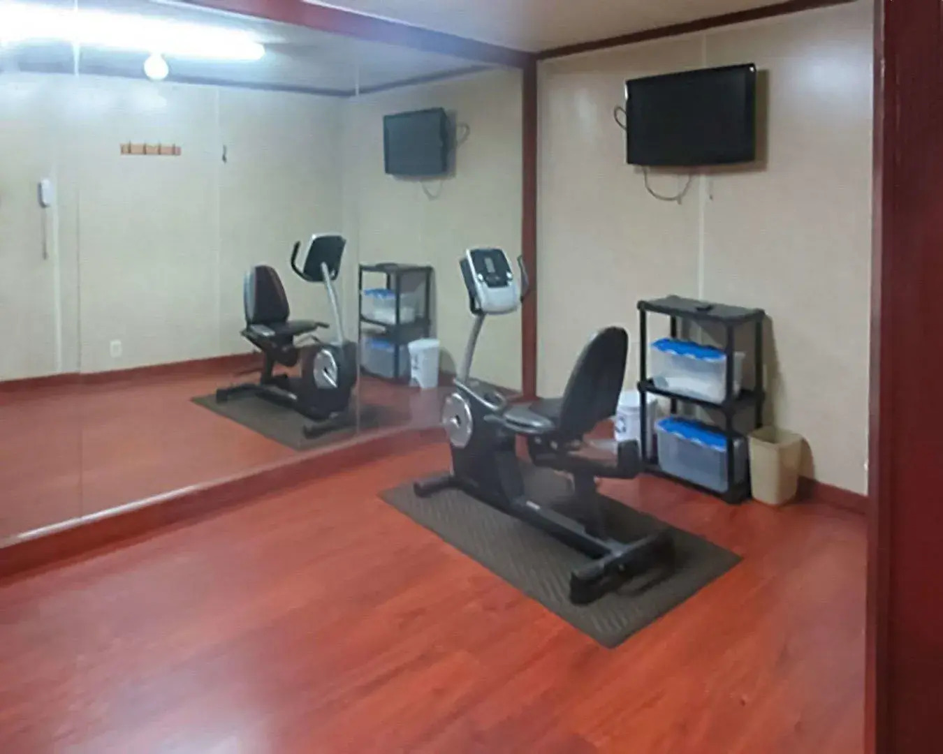 Rose City Inn & Suites