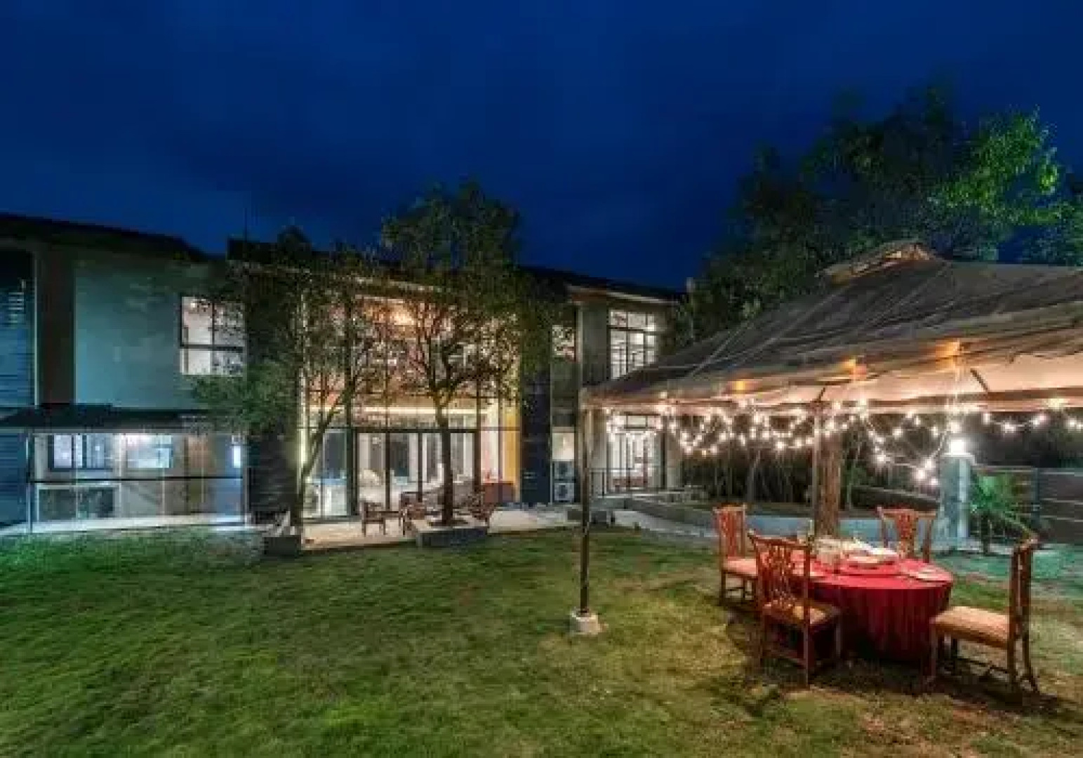 SaffronStays Falcon Hill, Lonavala - luxury villa with infinity pool near Lion's Point