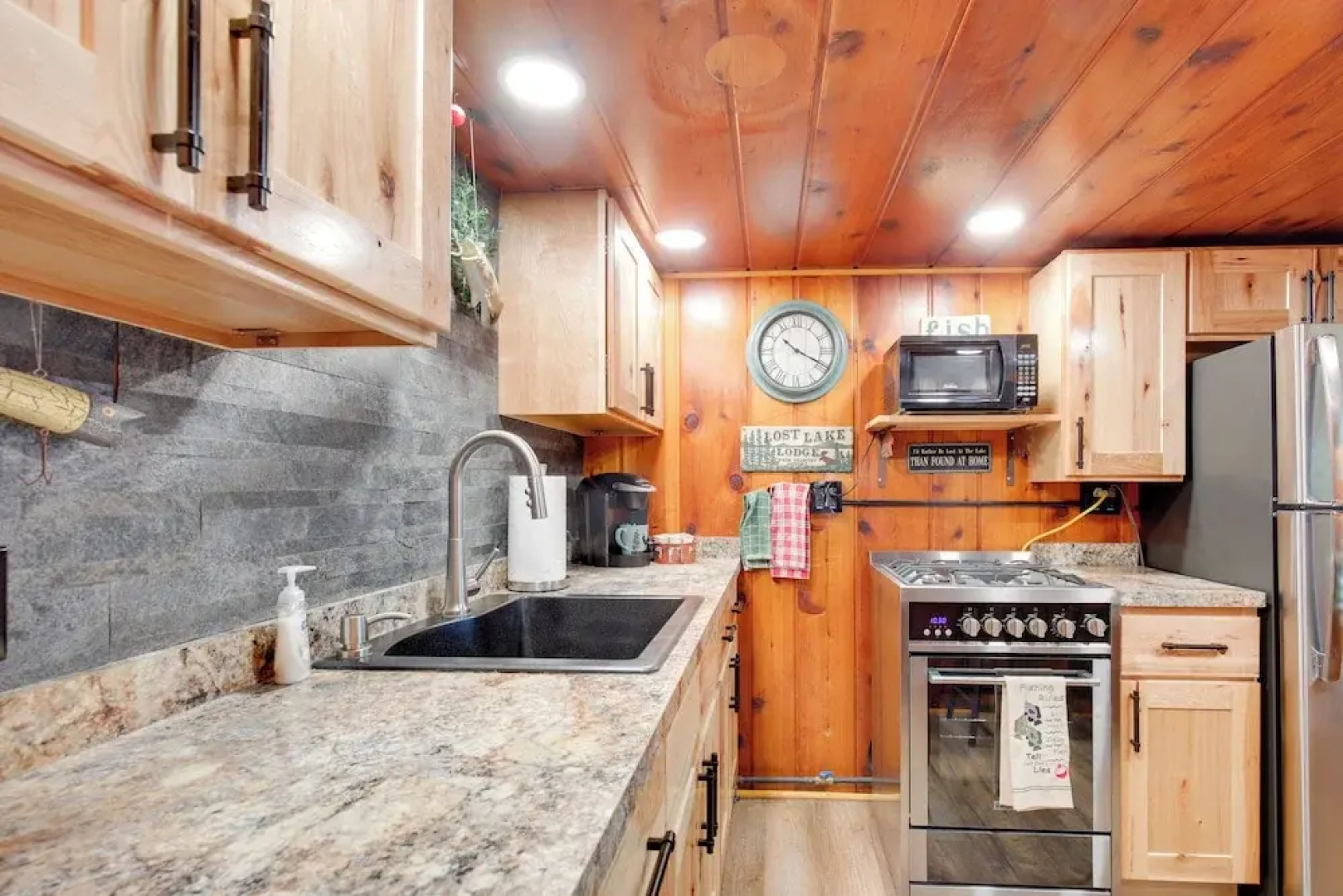 Quaint & Cozy Lake Cabin w/ Dock & Beach Access!