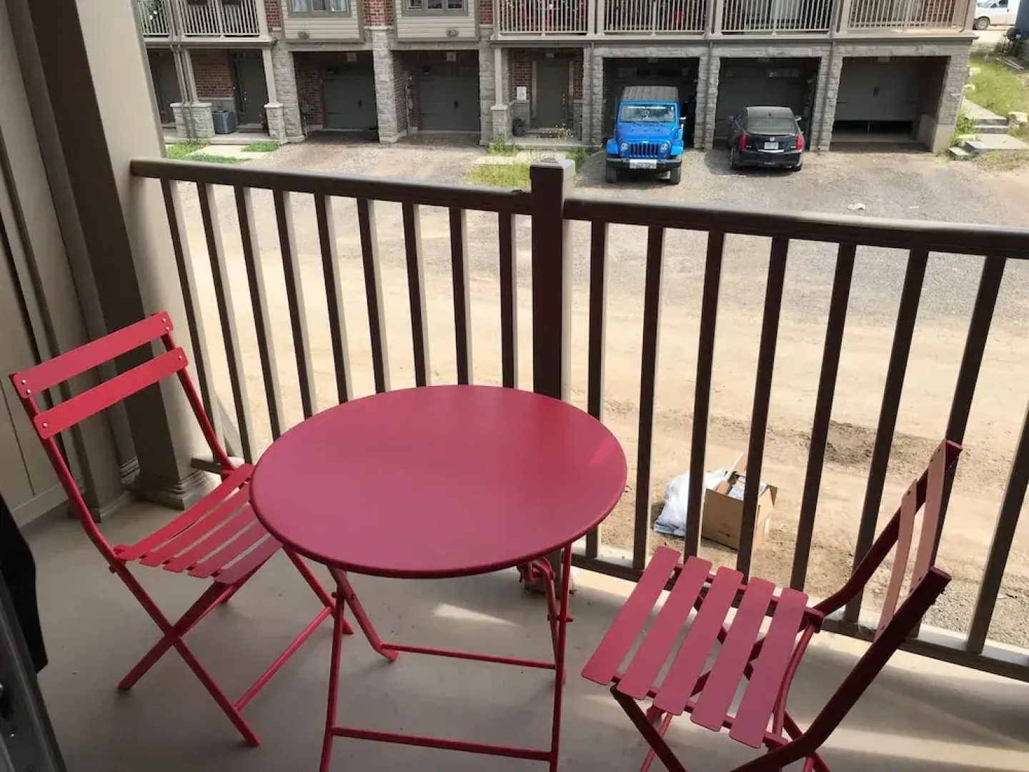 Elegant Brand New Town House