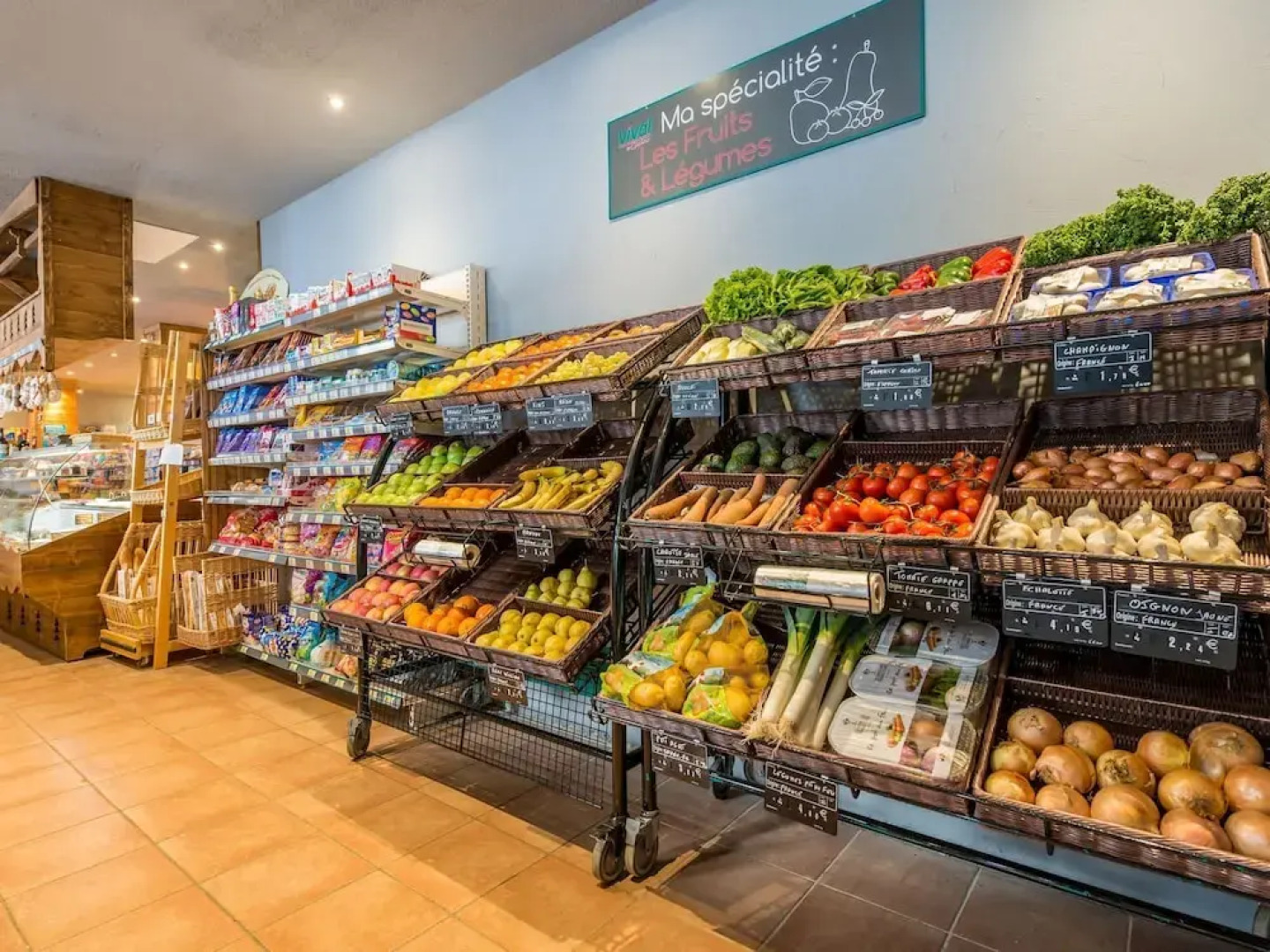 Comfortable Rustic Apartment With a Fireplace and Wi-fi in Arc 2000