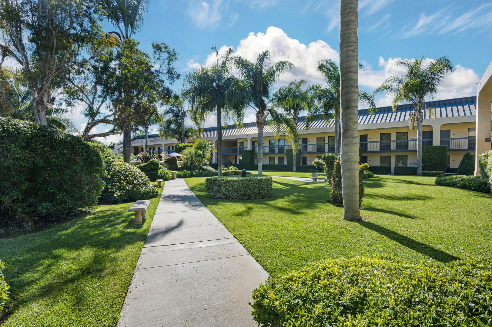 Best Western Plus South Coast Inn