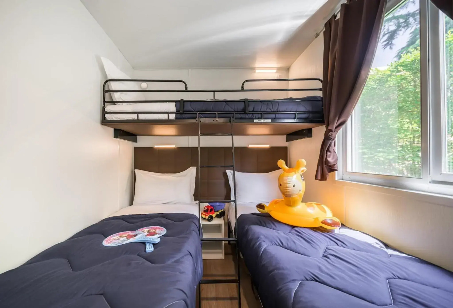 hu Altomincio village