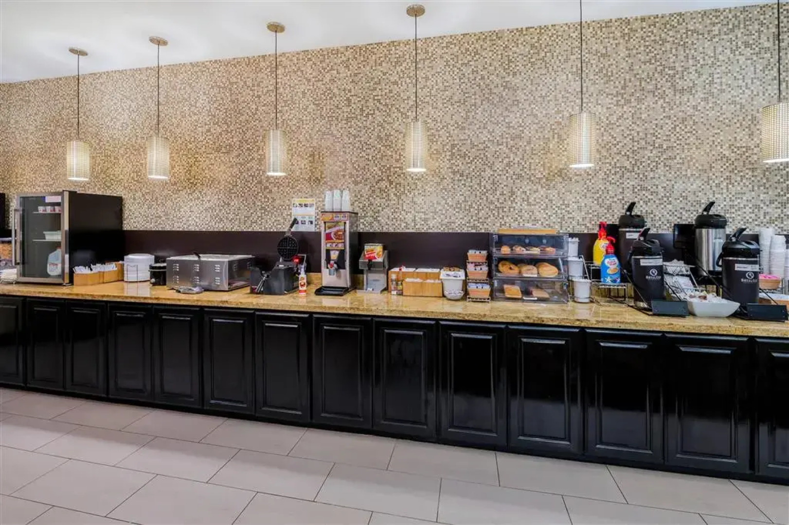 La Quinta Inn & Suites by Wyndham Marshall