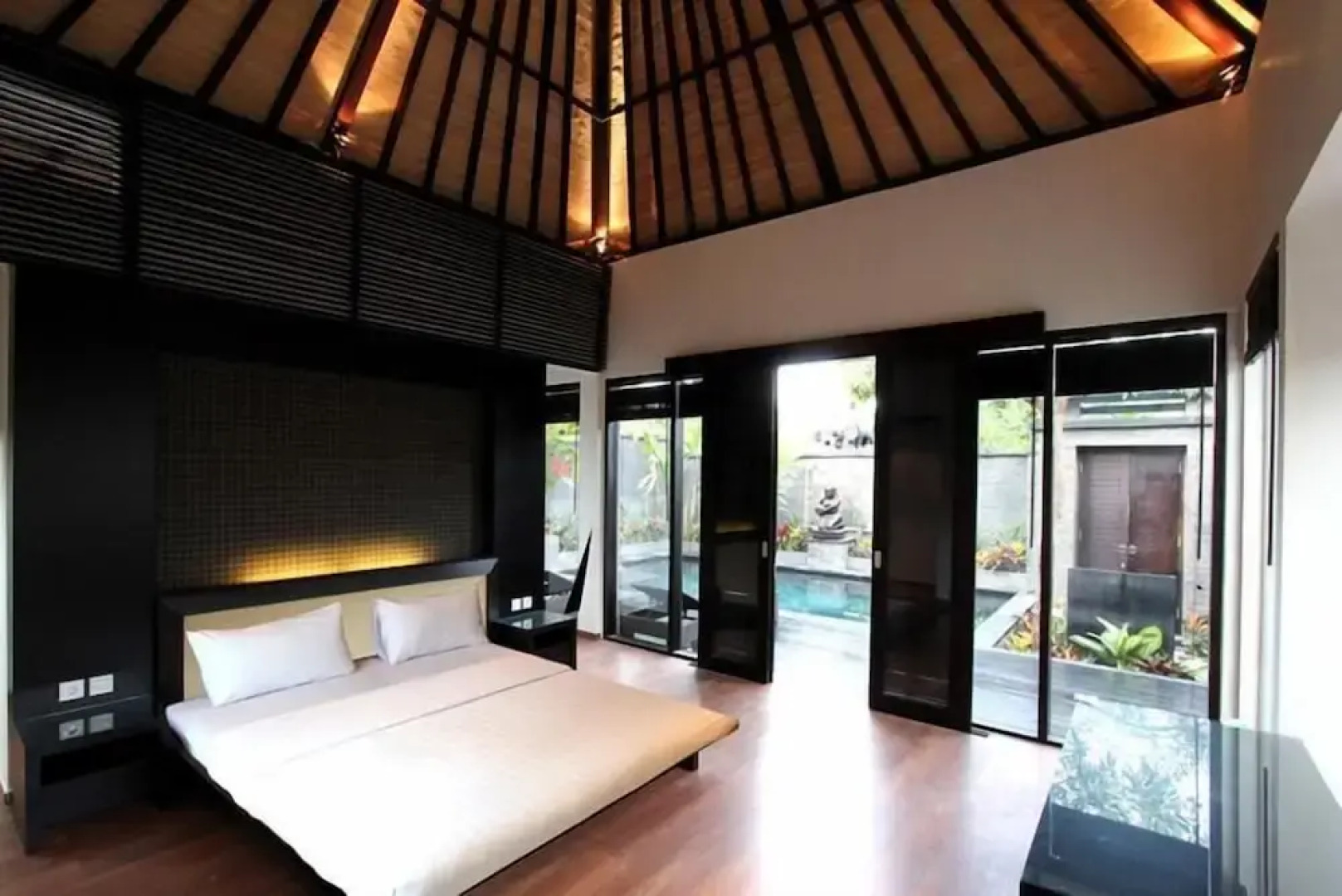 Gino Feruci Villa Lovina