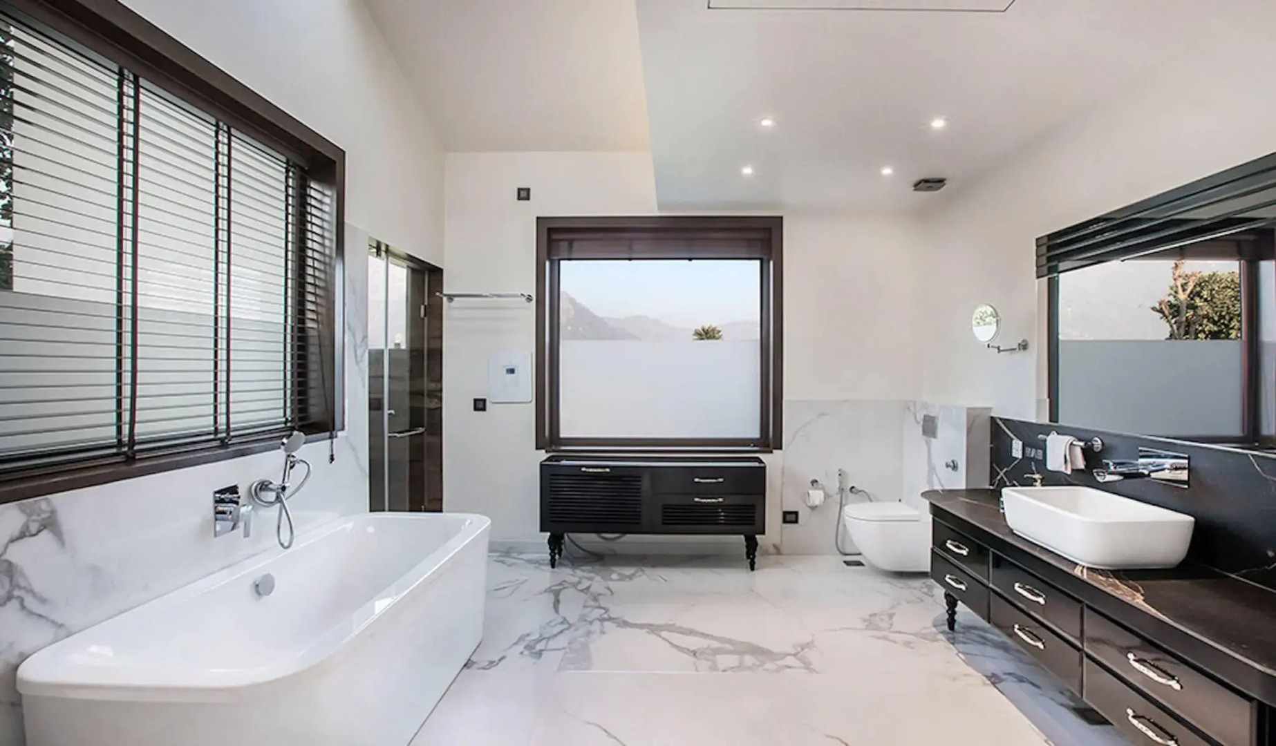 An Extravagant Luxurious Pushp Villa Overlooking The Ganges and Rishikesh Valley