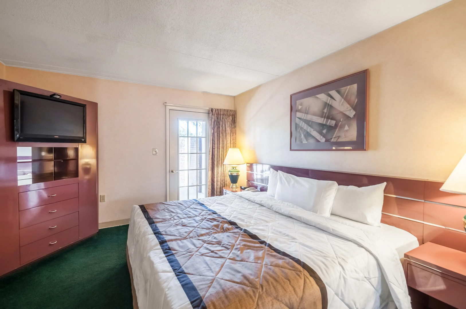 Rodeway Inn & Suites - Charles Town, WV