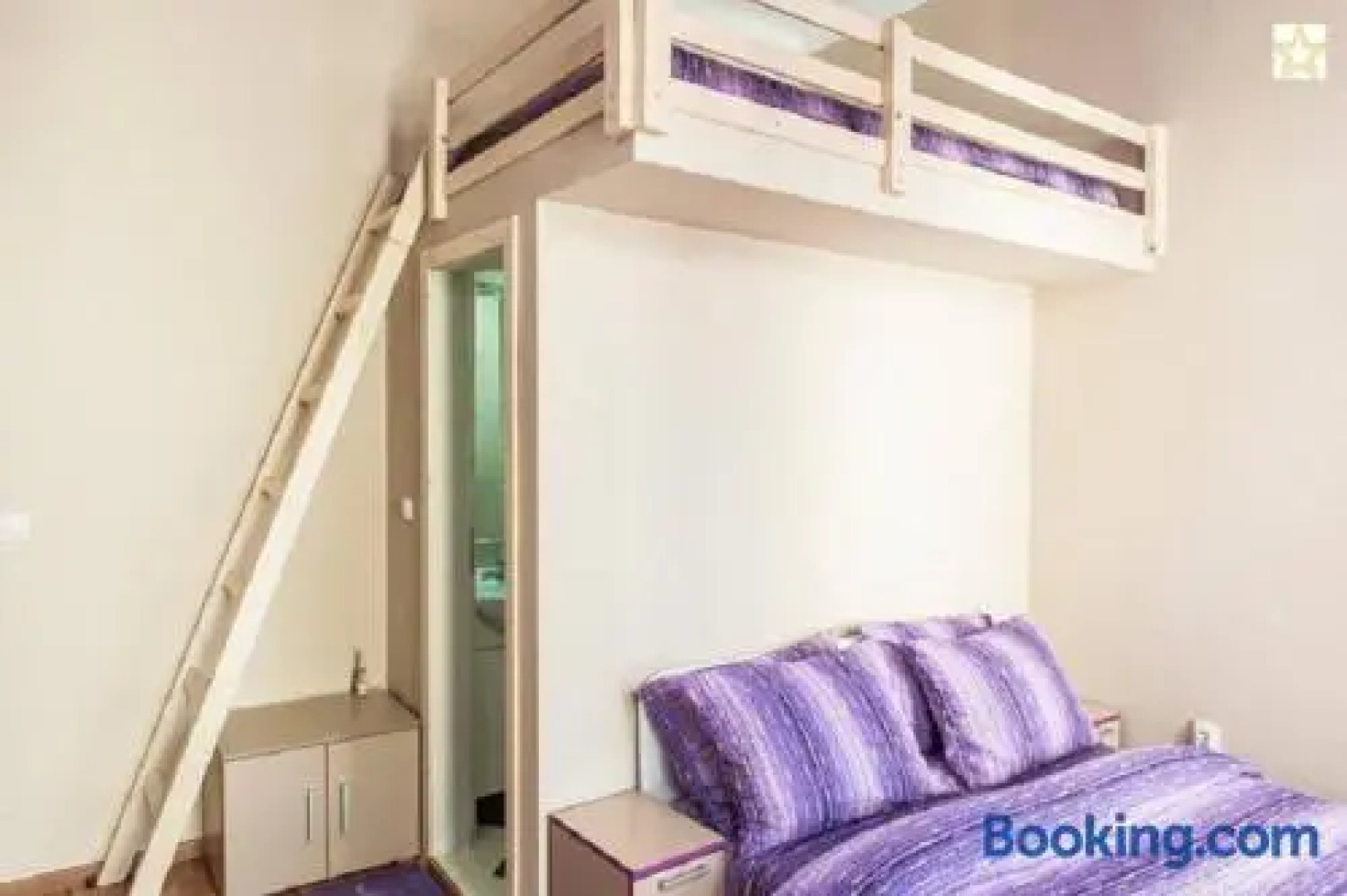 Lazin Rooms & Apartments