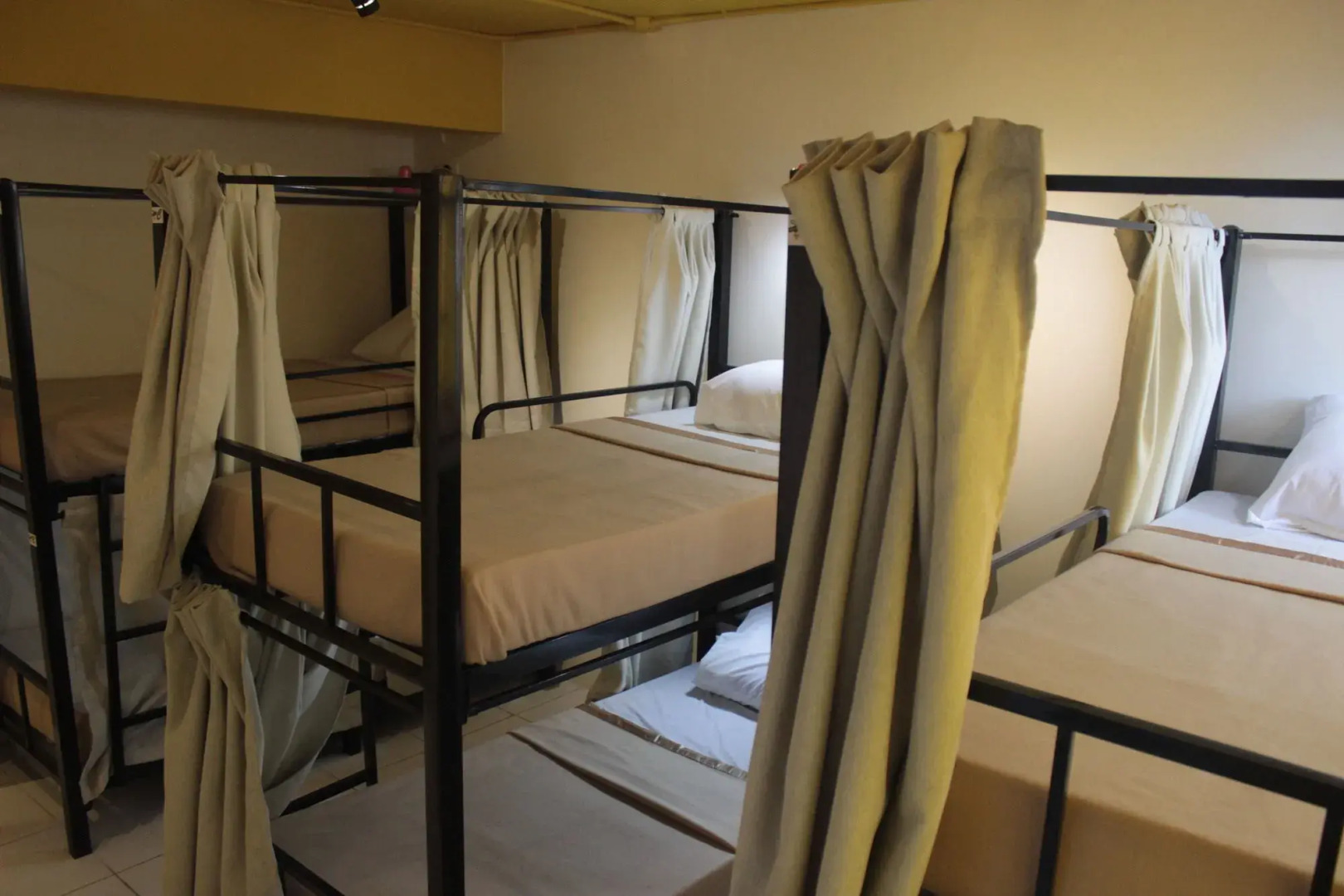 BGC Hostel And Dorm - QC