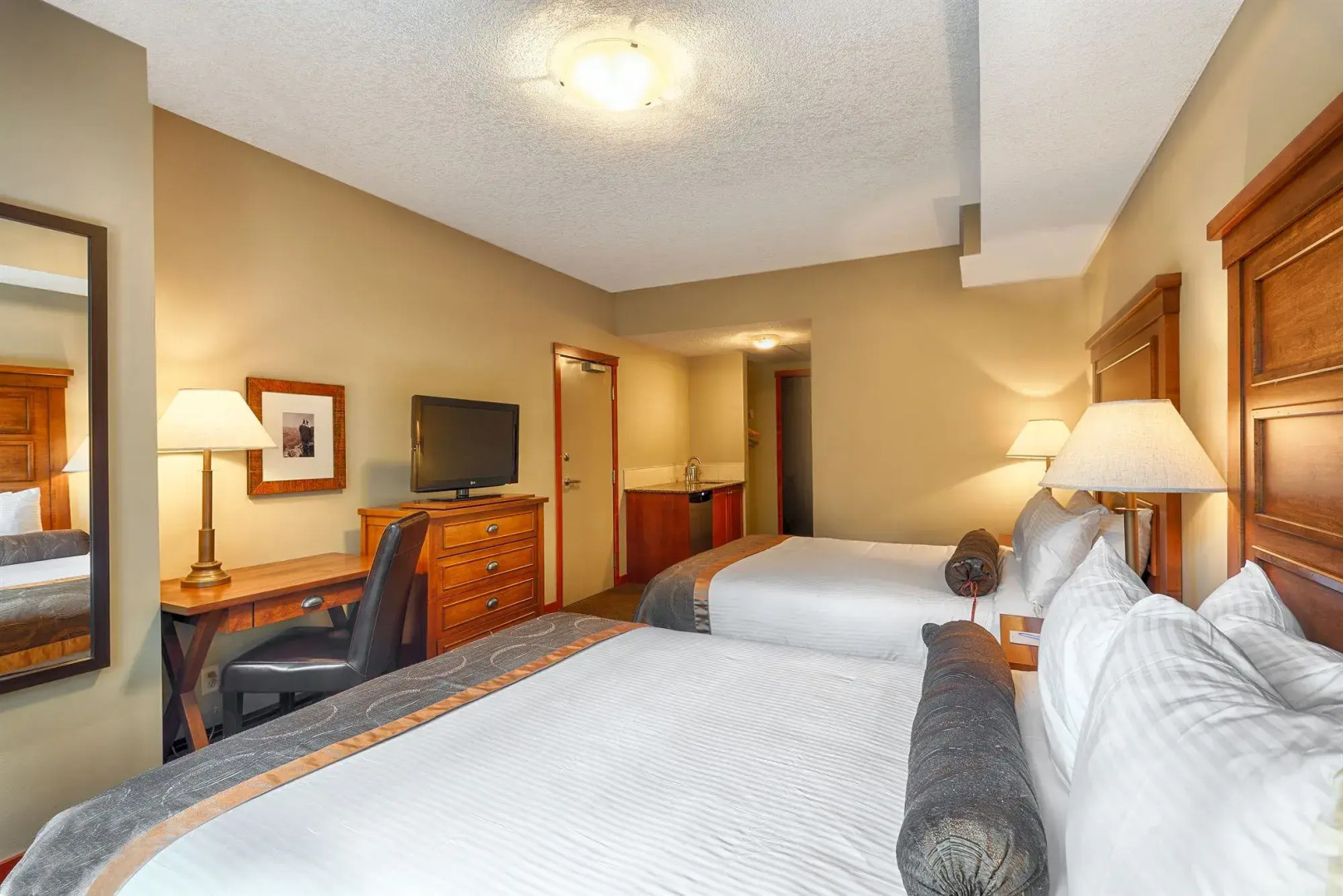 Blackstone Mountain Lodge by CLIQUE