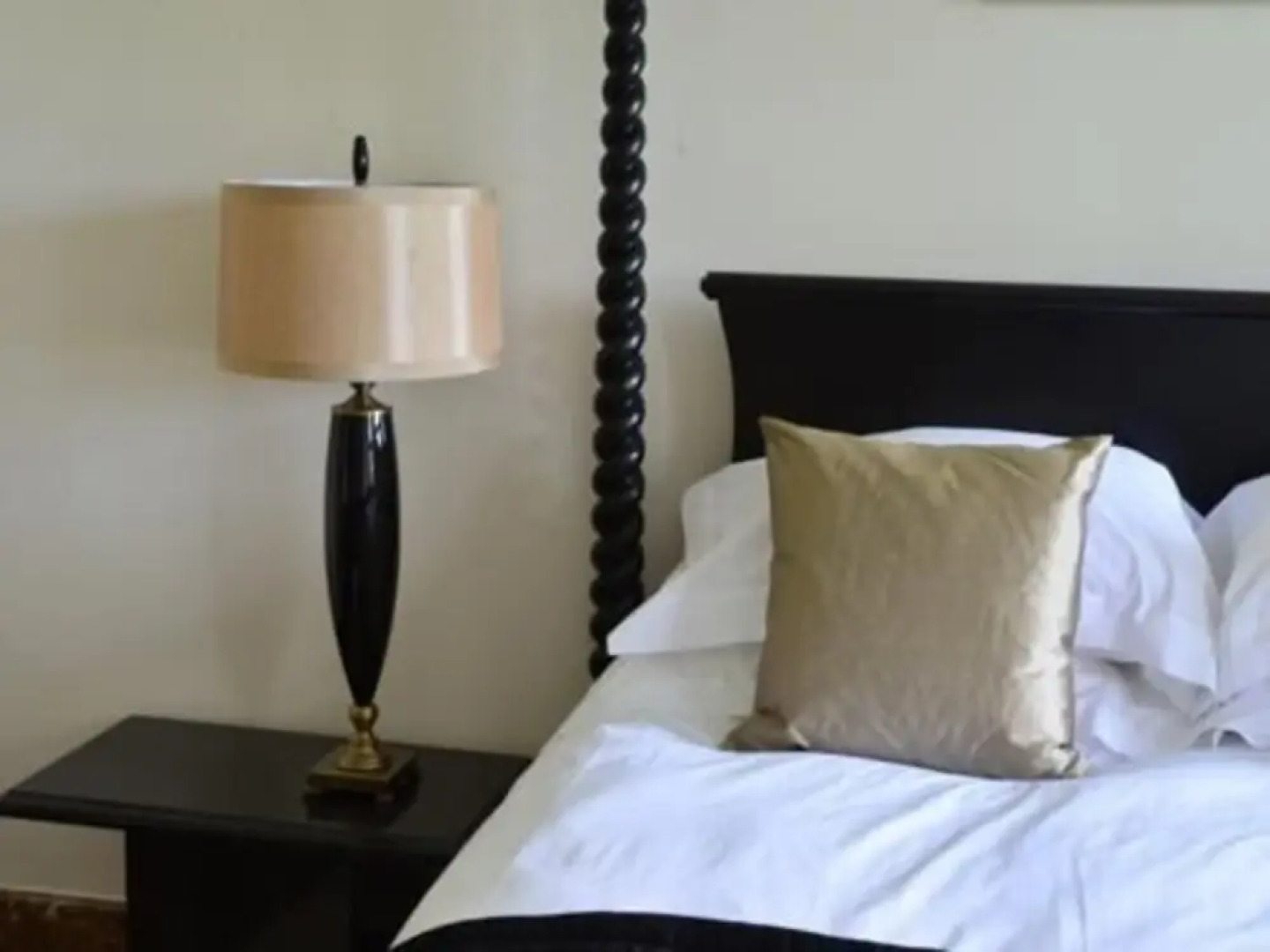 Llwyn Helyg Country House