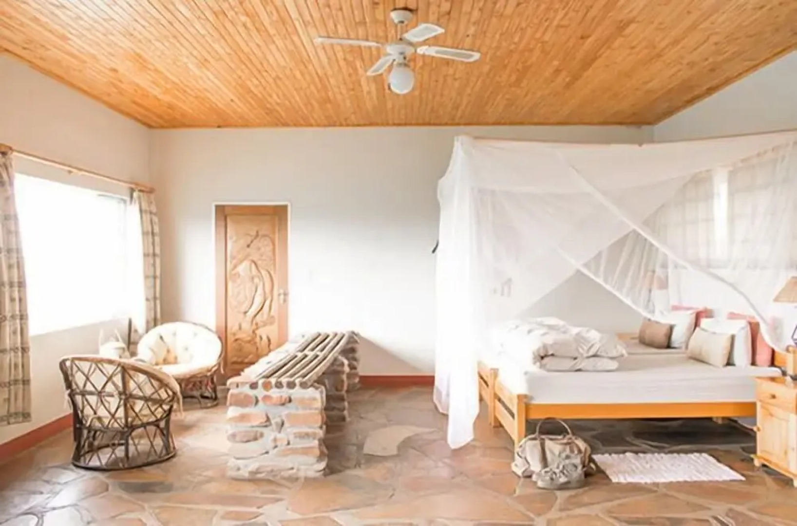 Toko Kamanjab Lodge & Safari