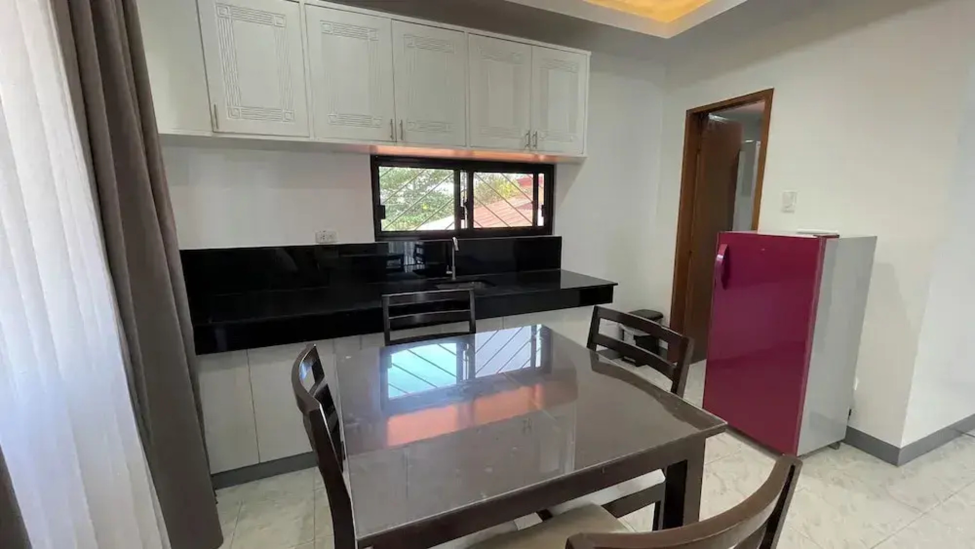 Sonrisa - Golden Meadows by Hiverooms