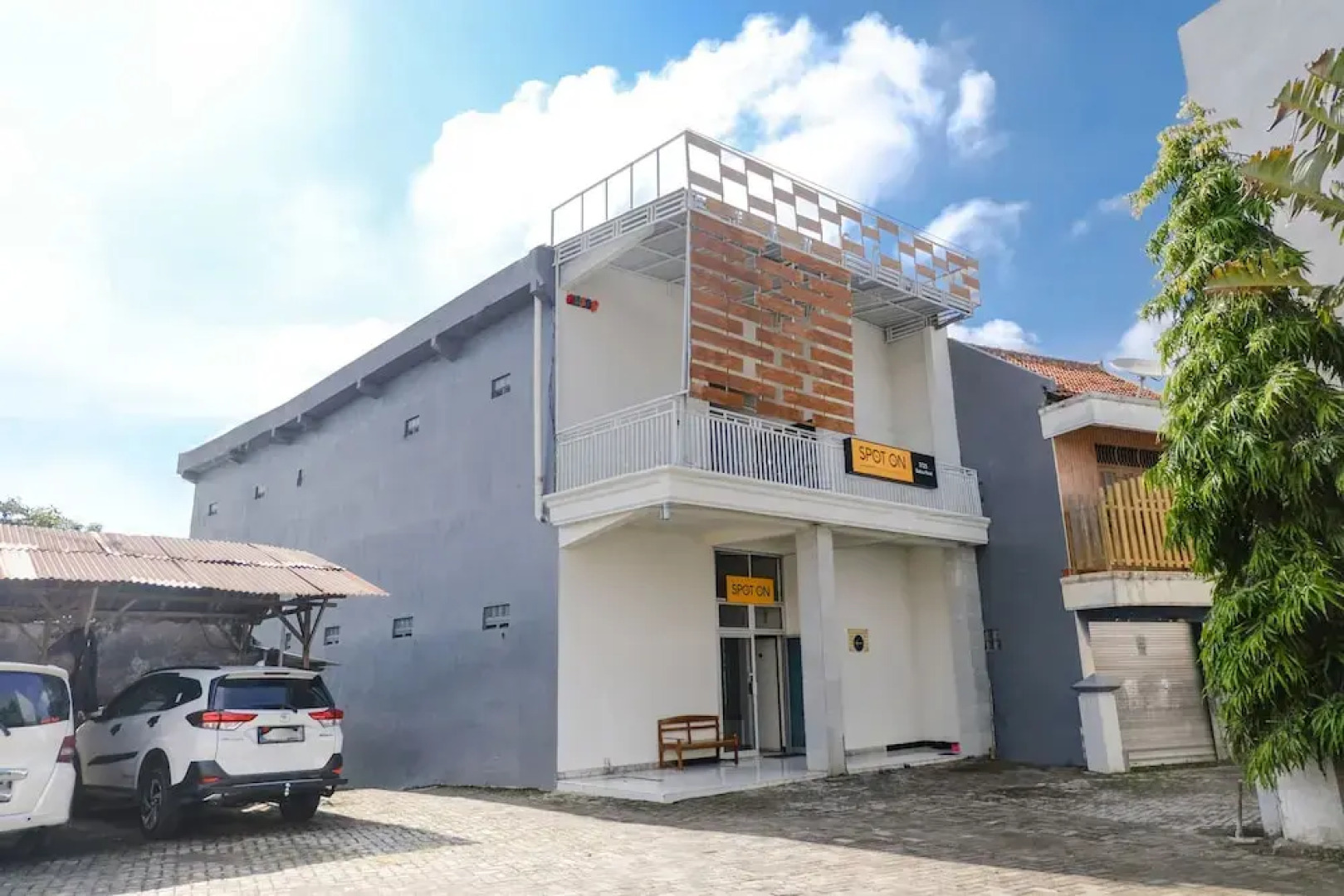 Spot On 2723 Gatsu Kost