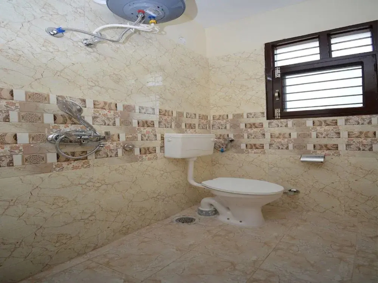 OYO 37658 King Palace