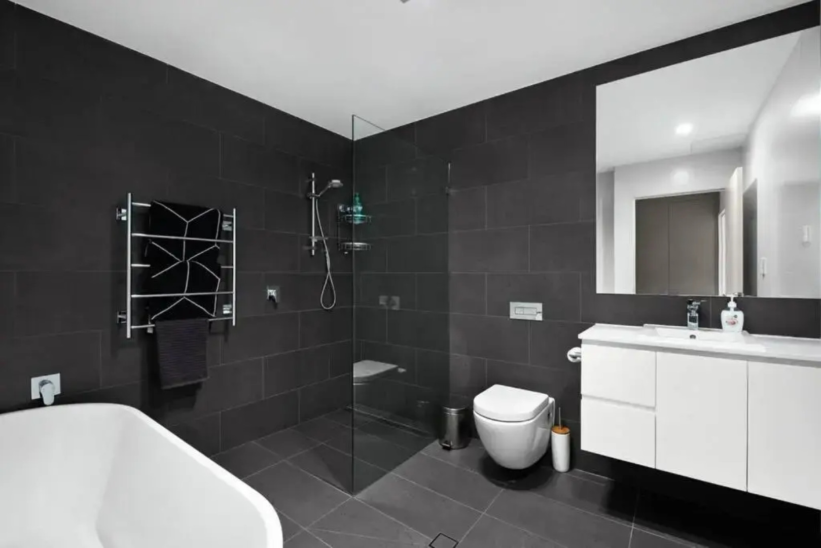 Luxury Apartment Caves Beach 4 Bed