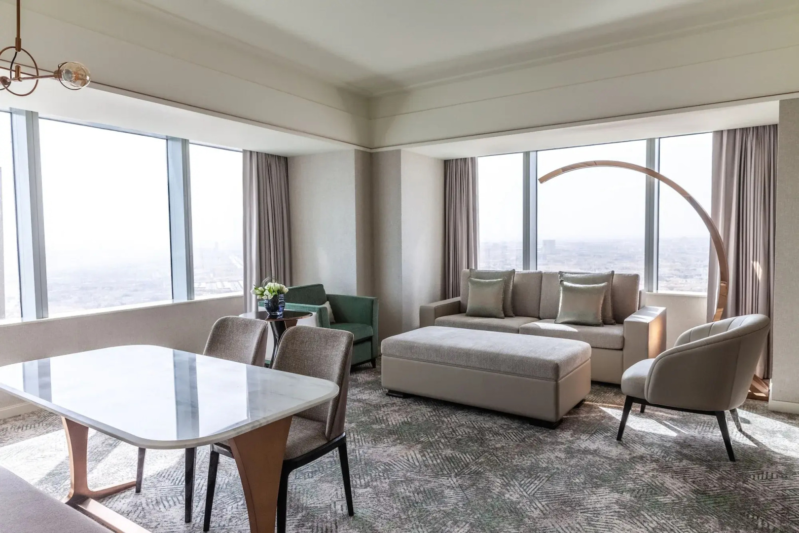 Отель Four Seasons Riyadh At Kingdom Center