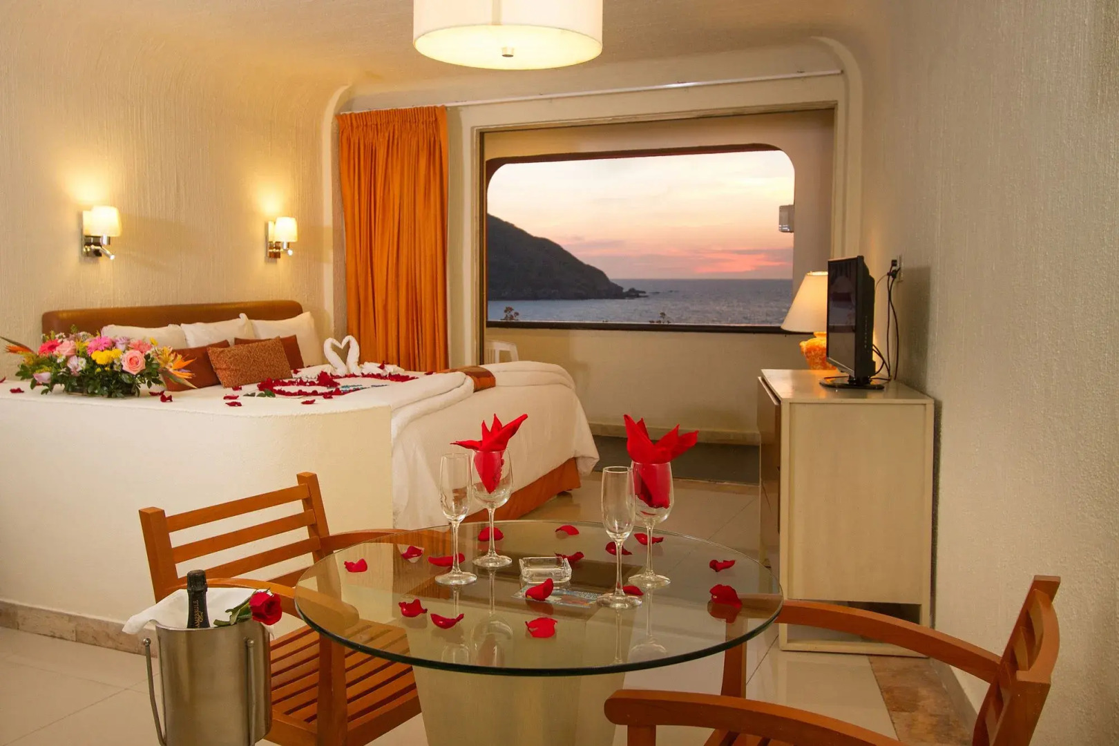 Luna Palace Hotel and Suites