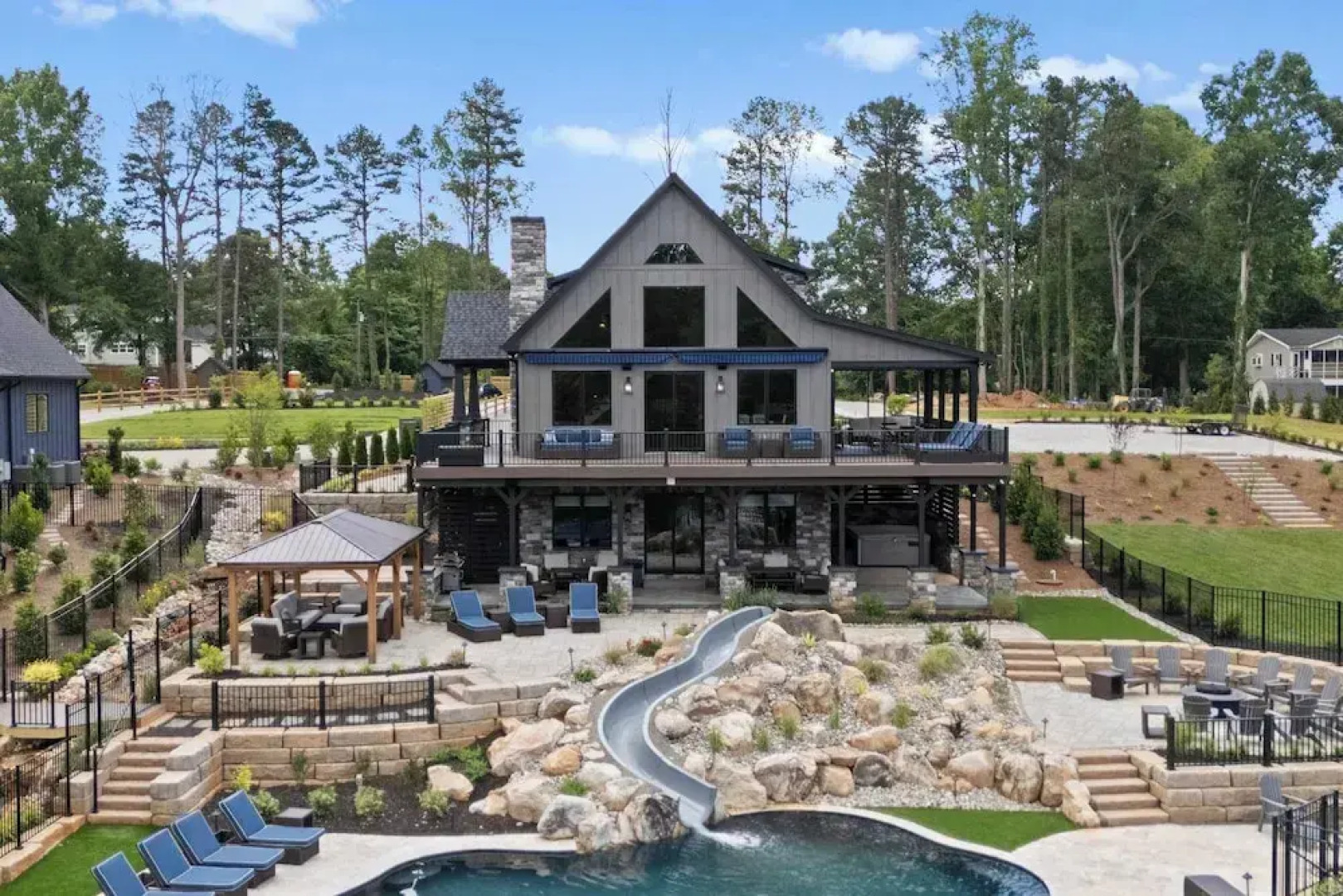 Blue Heron & Gray Fox by Avantstay 2 Lakefront Homes, Sleeps 44 Pool, Dock, Theater