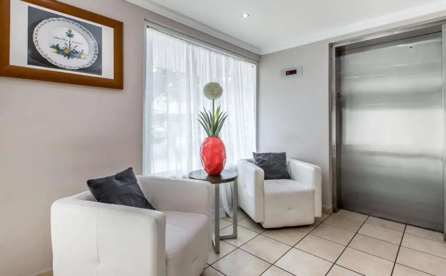 Le Consulat, An Ascend Collection Hotel