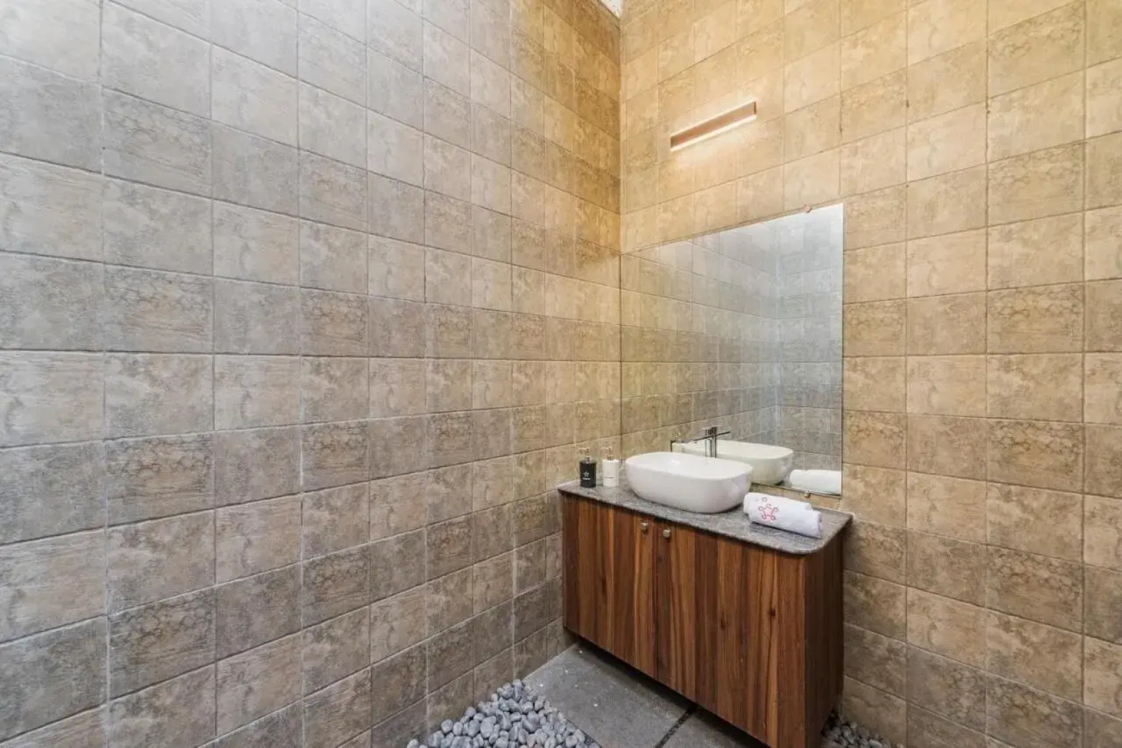 Saffronstays Osaree, Alibaug