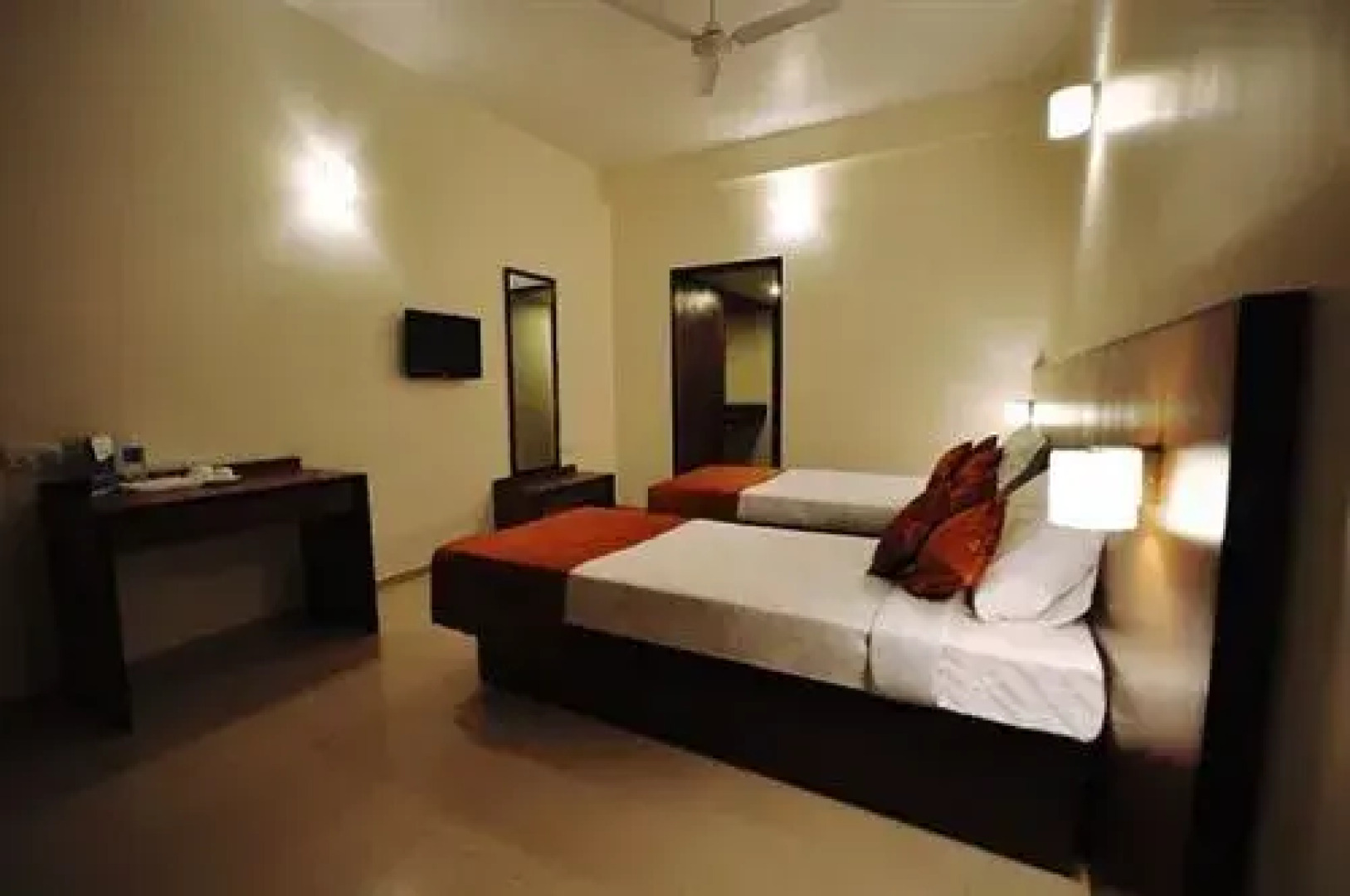 OYO 19672 Hotel Century Executive