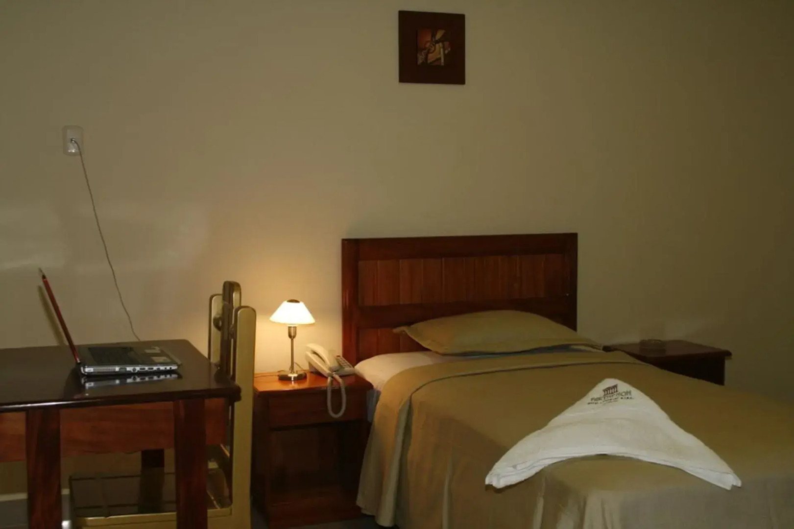 Parthenon Hotel y Eventos