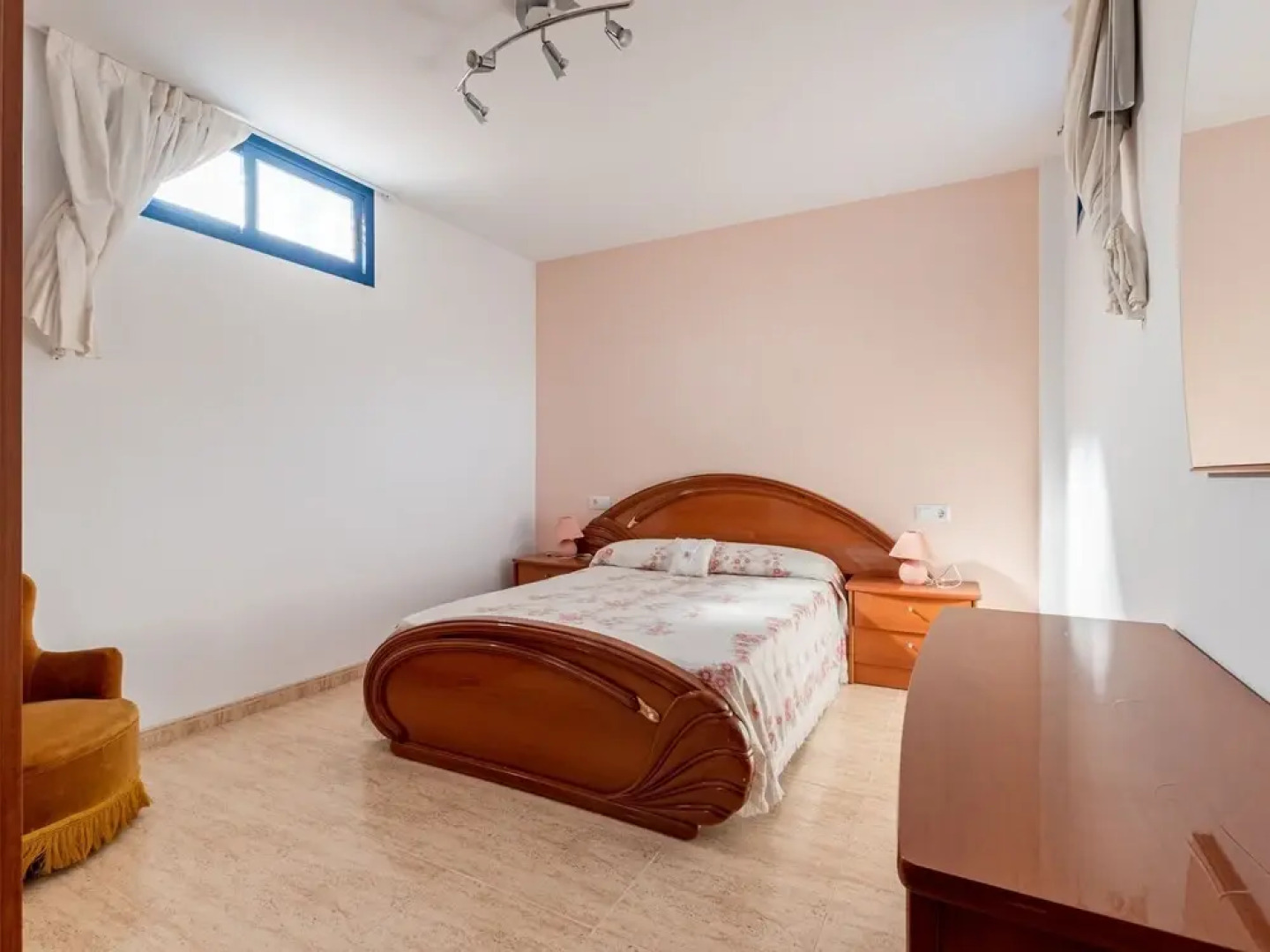 Comfortable Holiday Home in L'ampolla With Swimming Pool