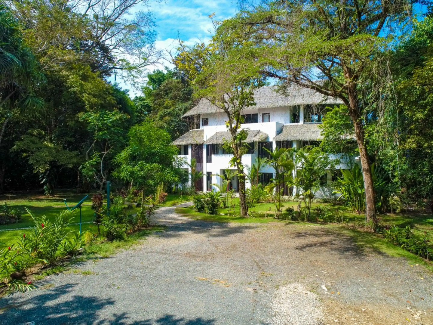 Makara Mono Suite / 2nd Floor