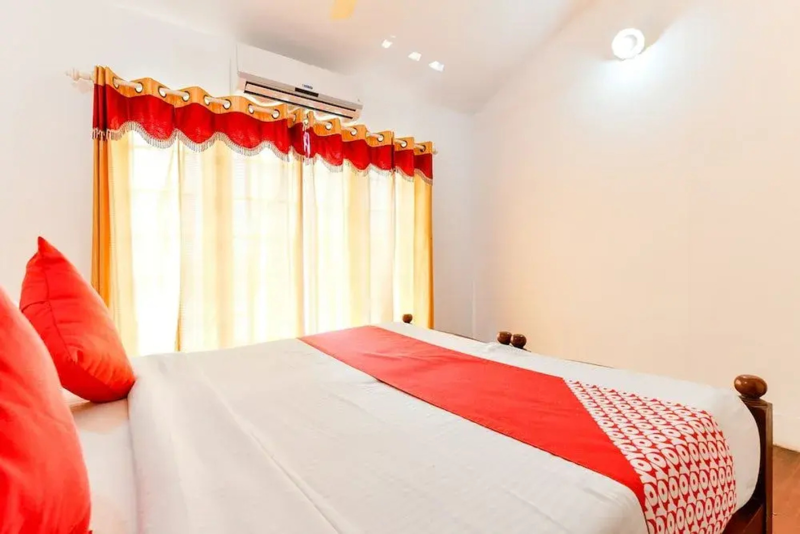 OYO 23103 Houseboat Ganga 5bhk Deluxe