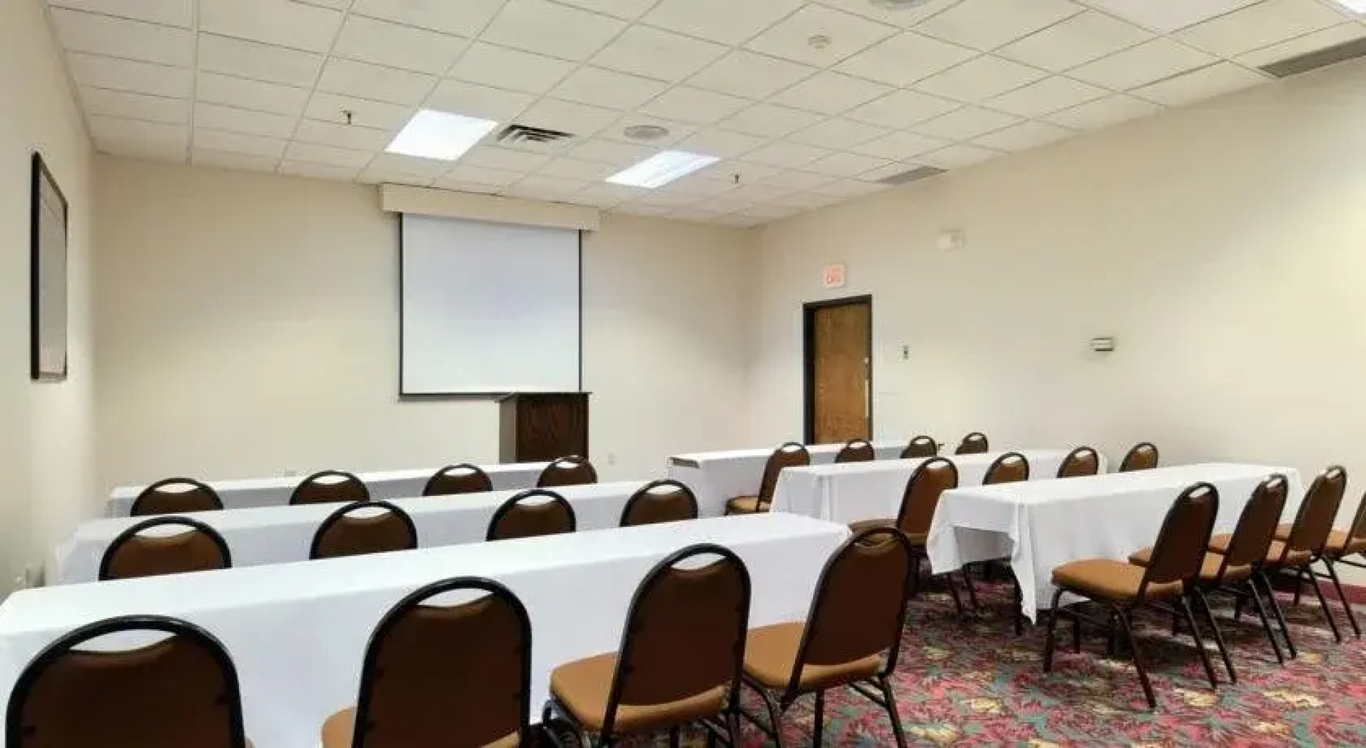 Days Inn Maplewood Hotel And Conference Center
