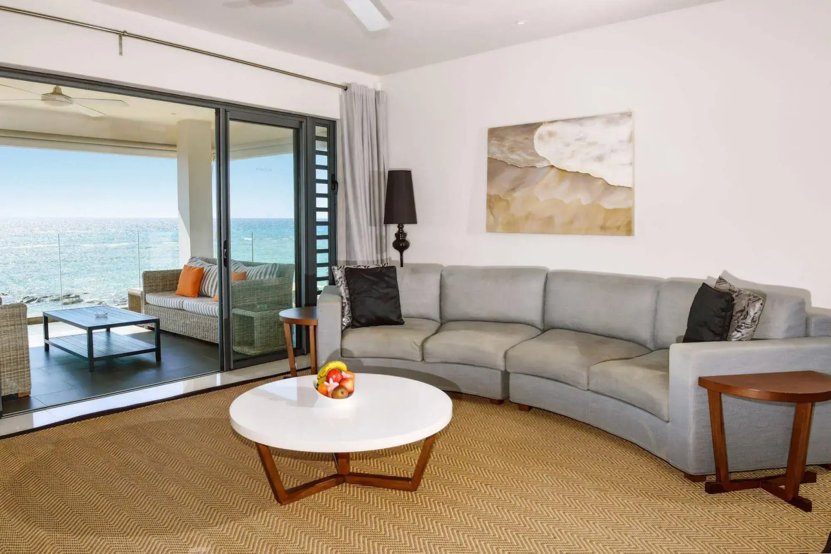 Leora Beach Apartments