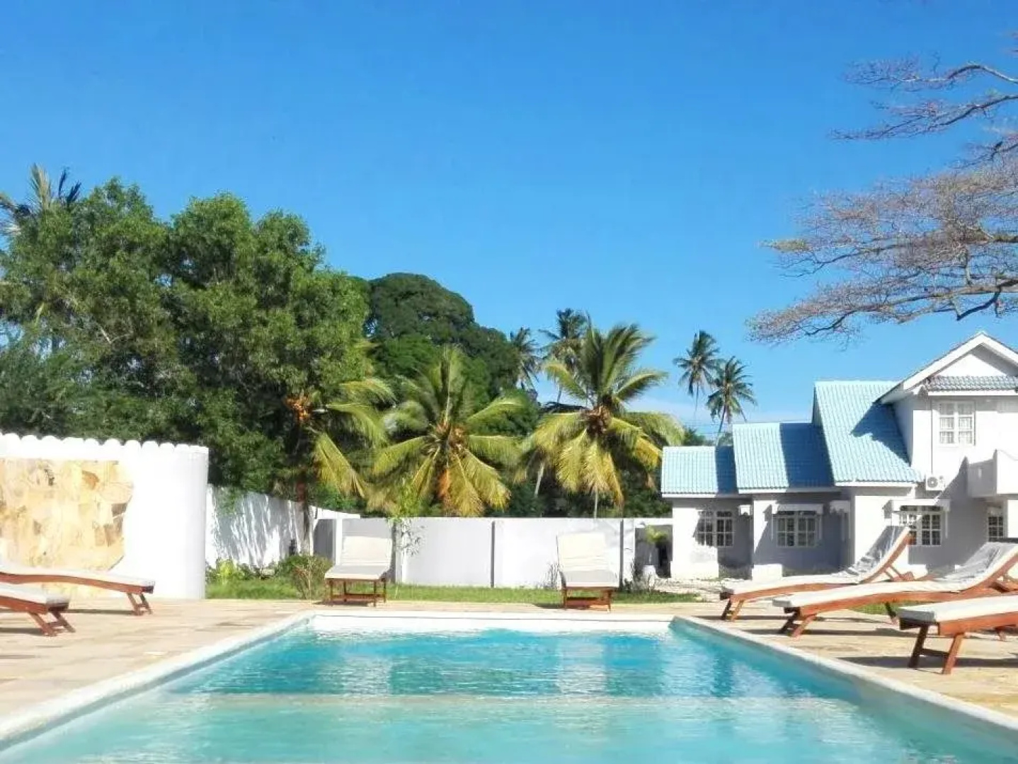 Kusini Beach Villas
